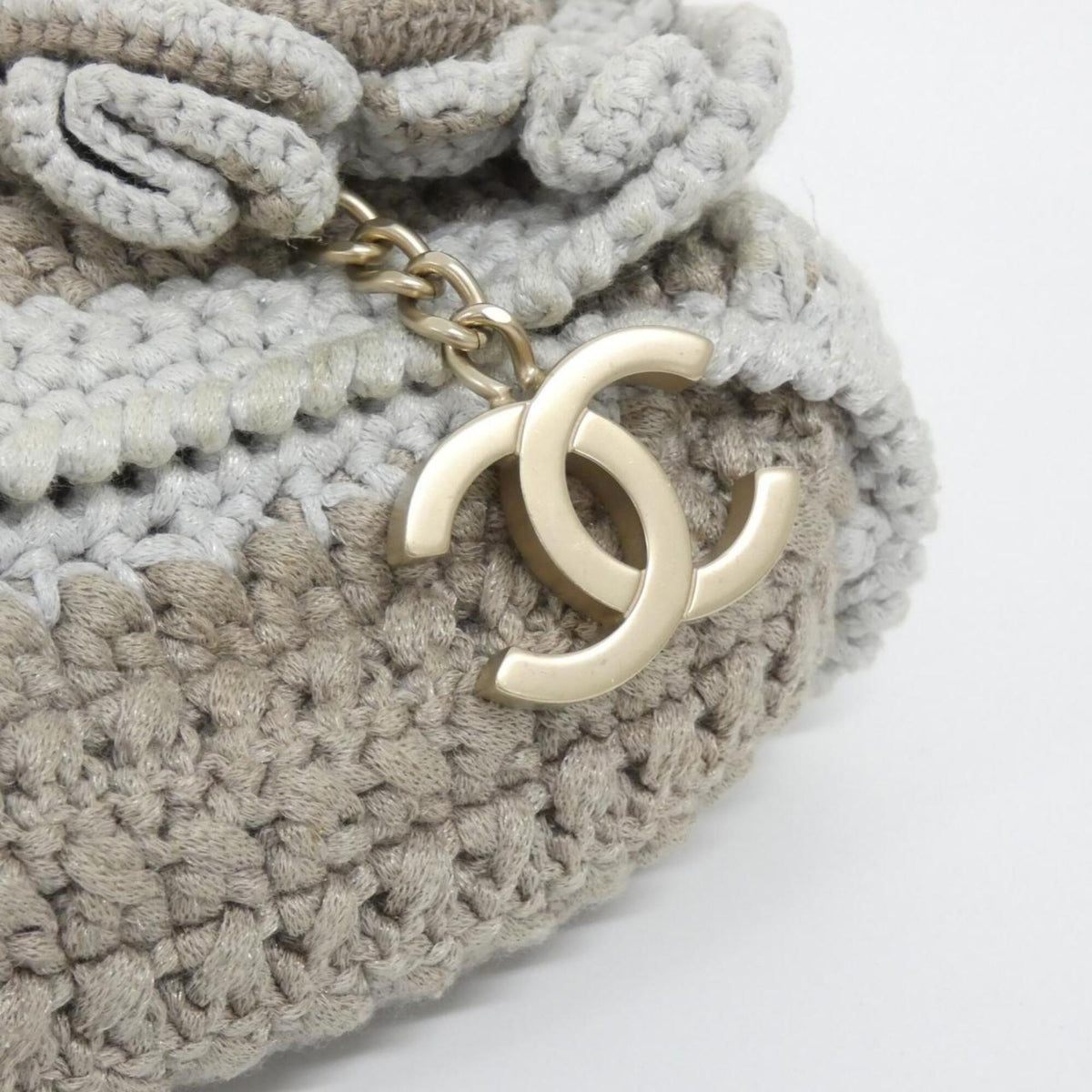 Chanel Beige Knit Shoulder Bag (Pre-Owned)