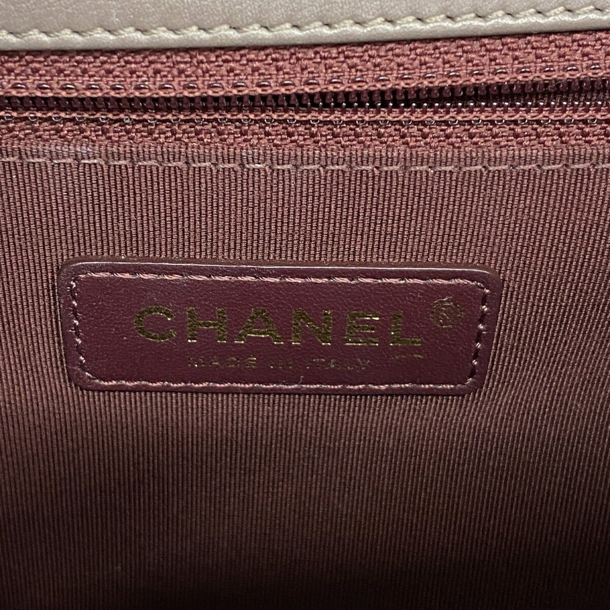 Chanel Grayish Leather Shoulder Bag (Pre-Owned)