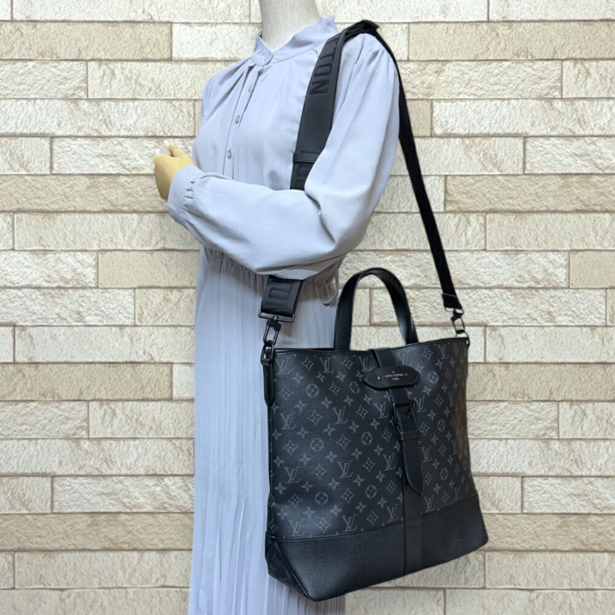Louis Vuitton Monogram Eclipse Black Gray Monogram Eclipse Monogram Eclipse Shoulder Bag (Pre-Owned)
