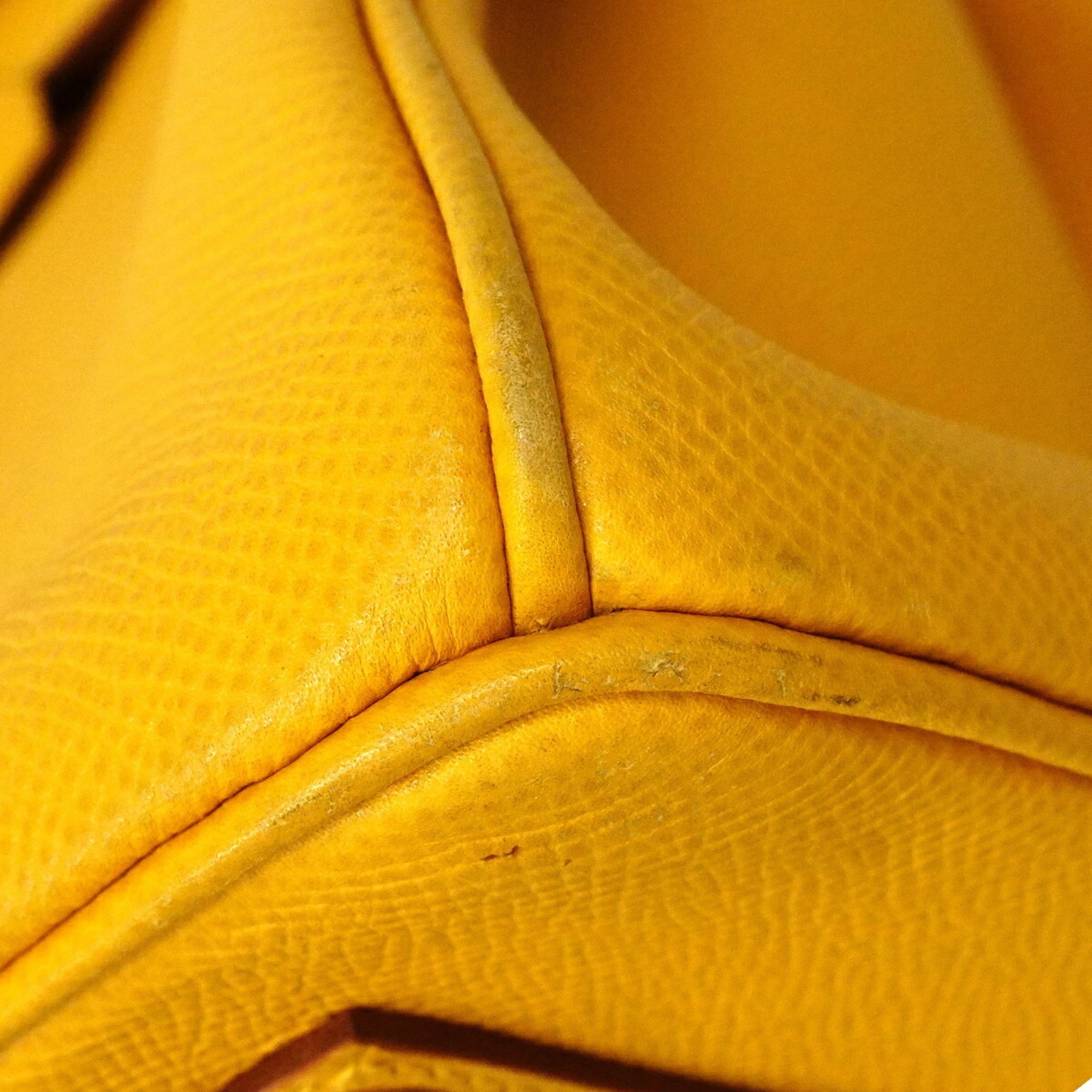 Hermes Jaune Courchevel Leather Handbag (Pre-Owned)