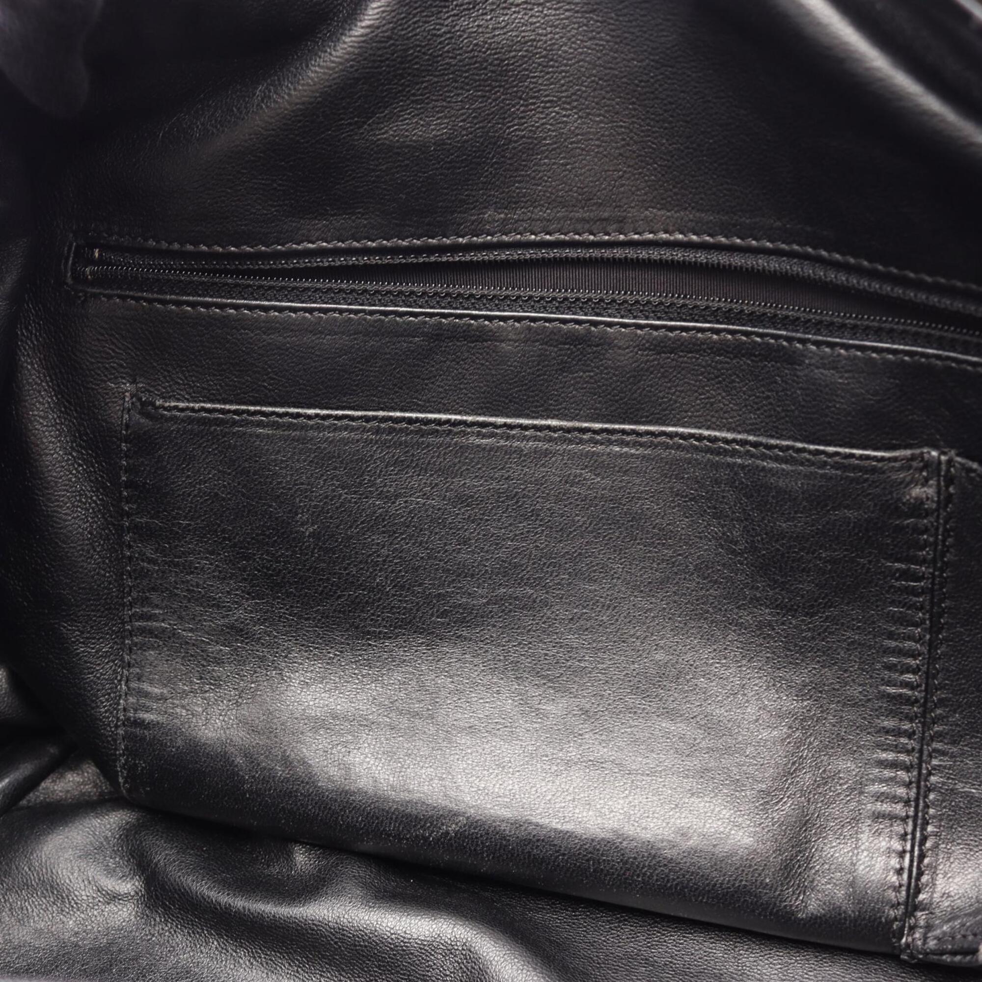 Chanel Black Grained Calfskin Handbag (Pre-Owned)