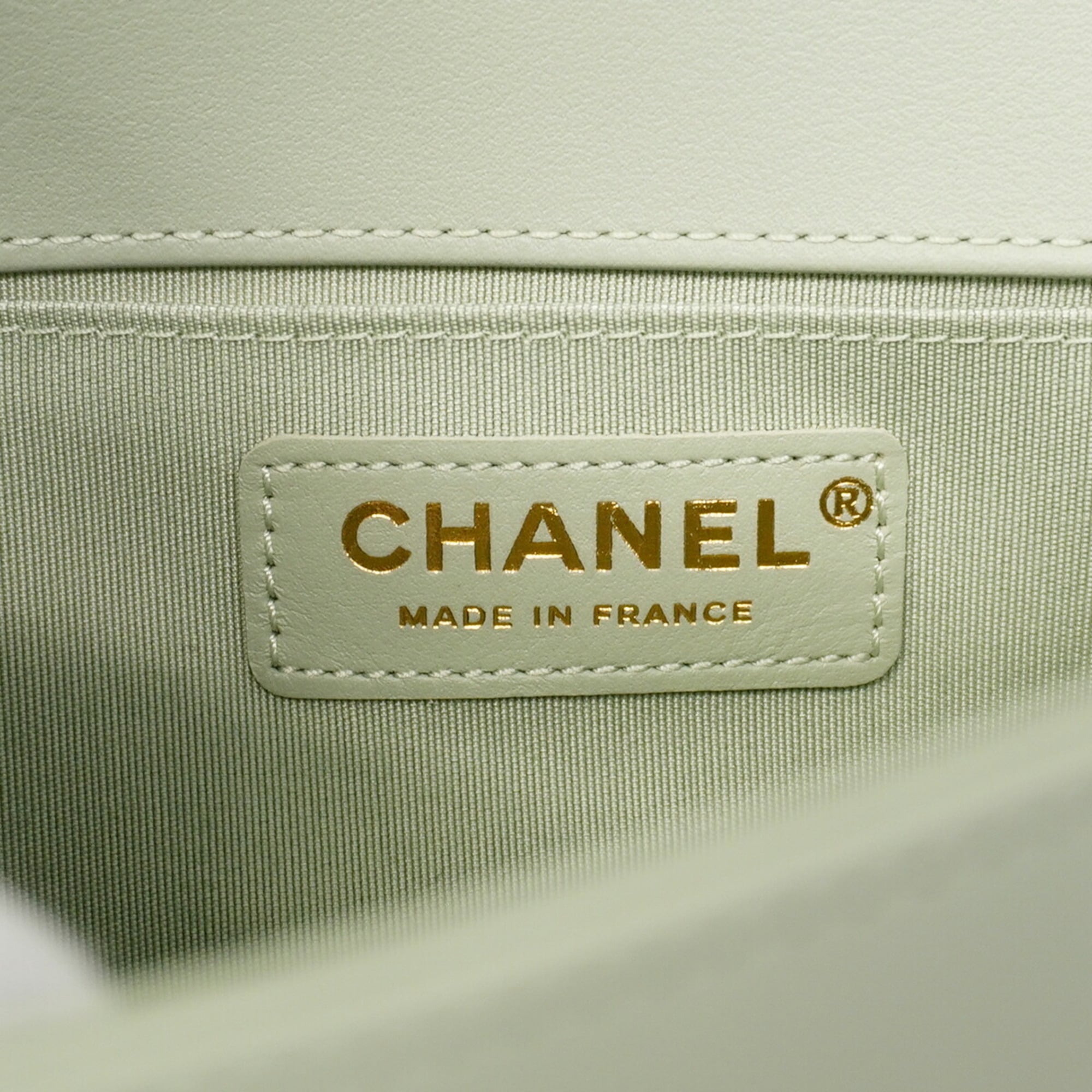 Chanel Light Green Leather Shoulder Bag (Pre-Owned)