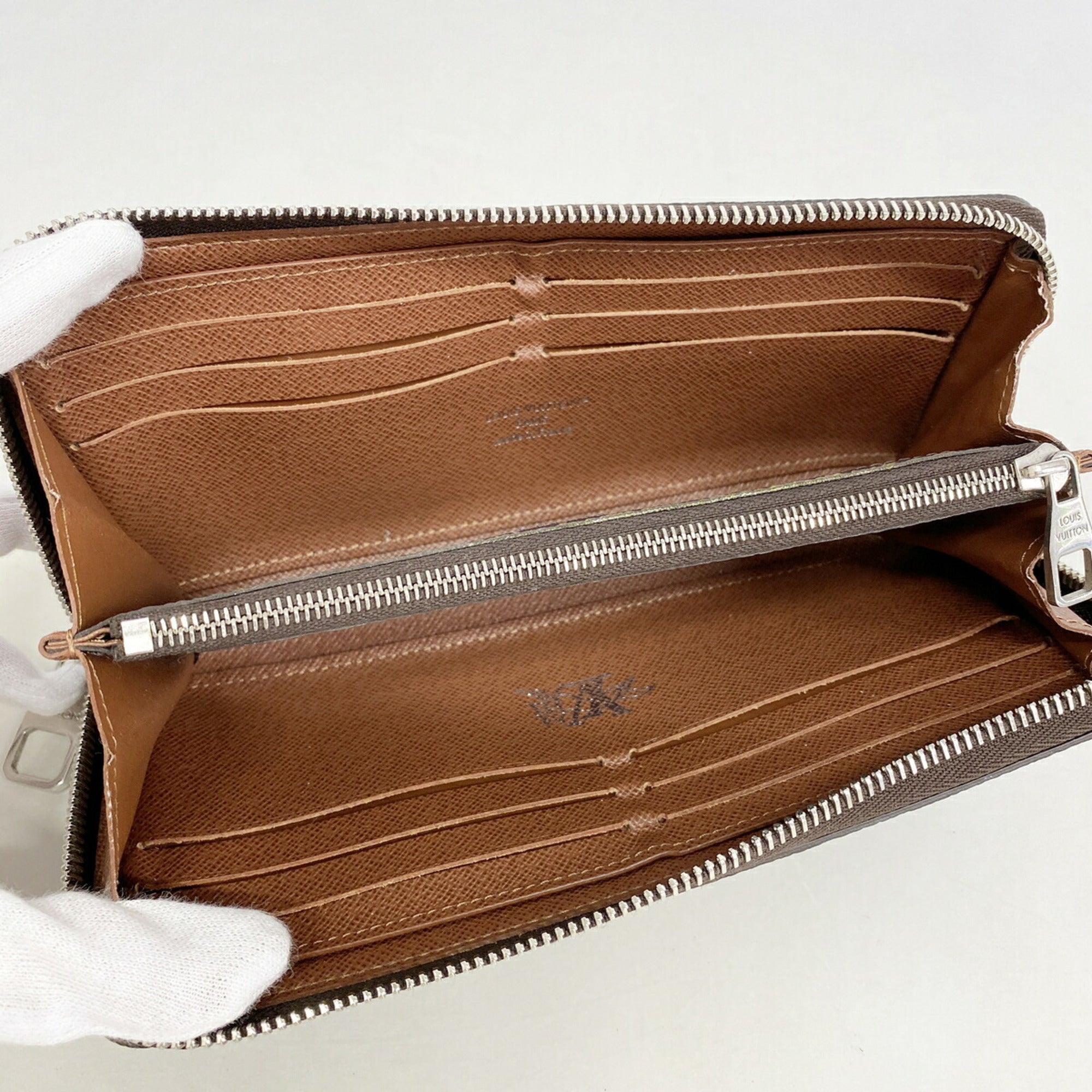 Louis Vuitton Brown Long Wallet (Bi-Fold) (Pre-Owned)