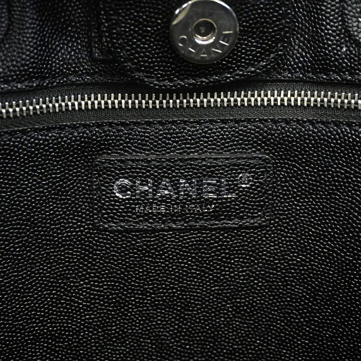 Chanel Black Grained Calfskin Tote Bag (Pre-Owned)