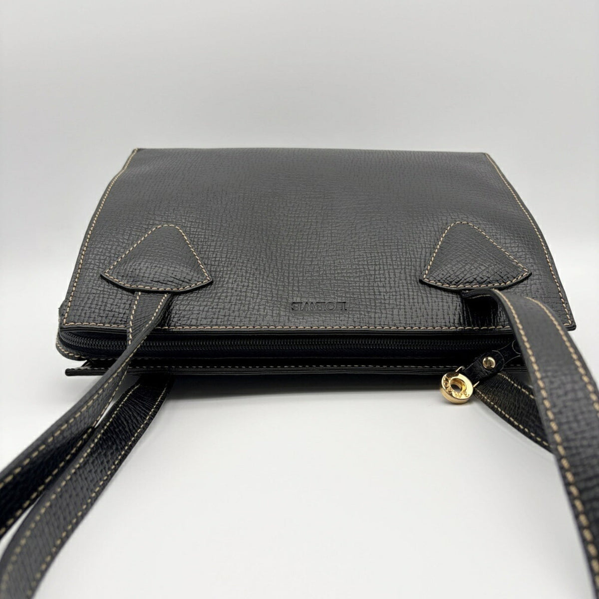 Loewe Barcelona Black Leather Shoulder Bag (Pre-Owned)