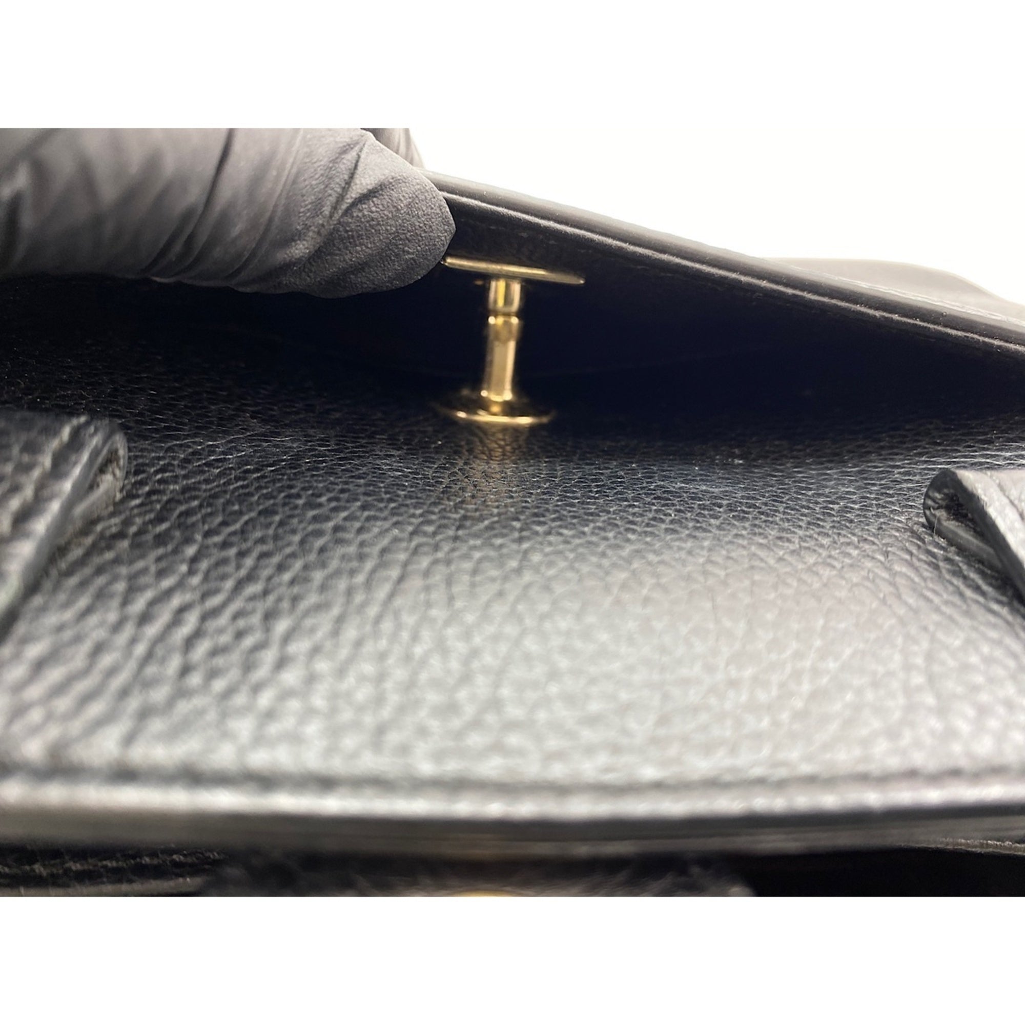 Chanel Black Handbag (Pre-Owned)