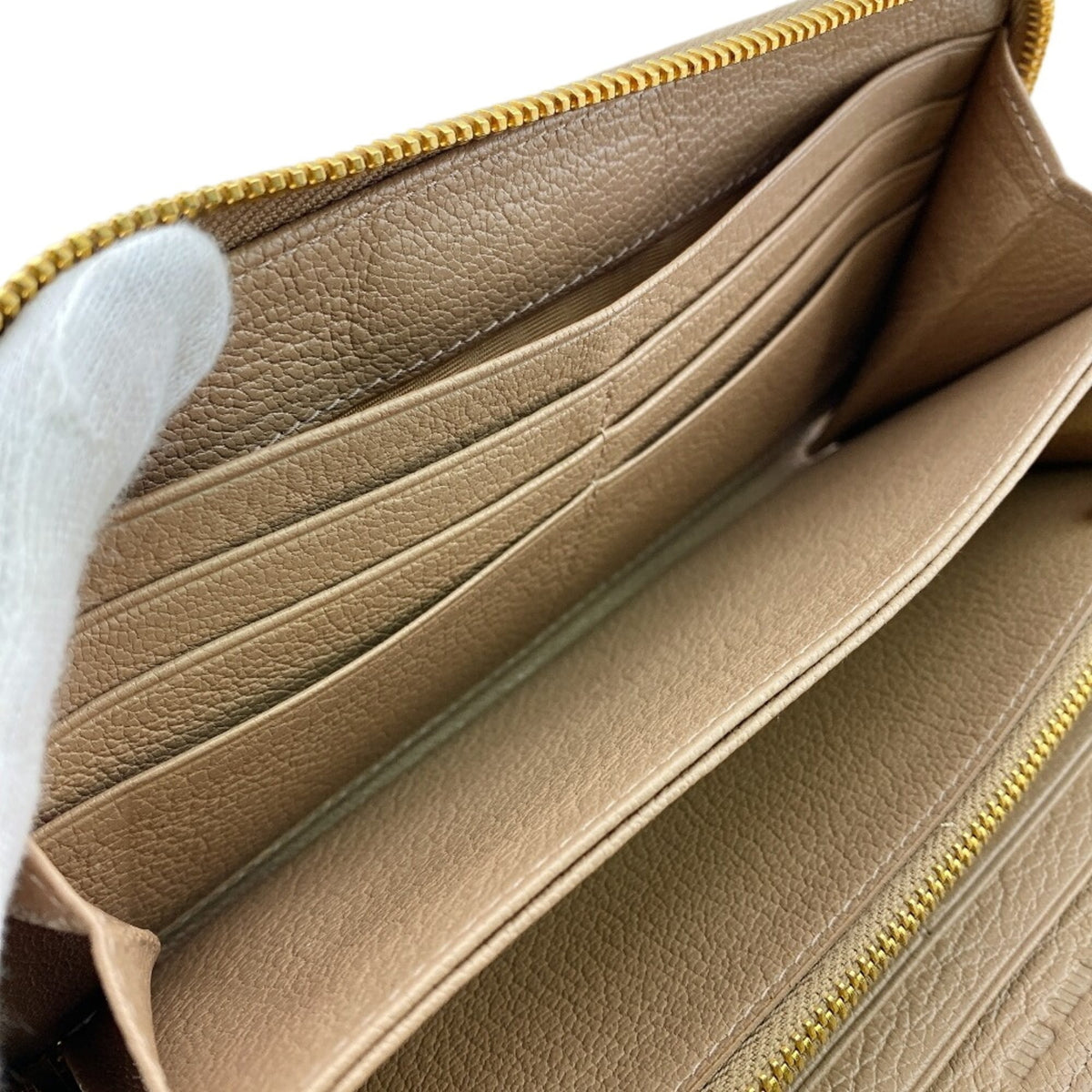 Miu Miu Beige Beige Gold Leather (Pre-Owned)