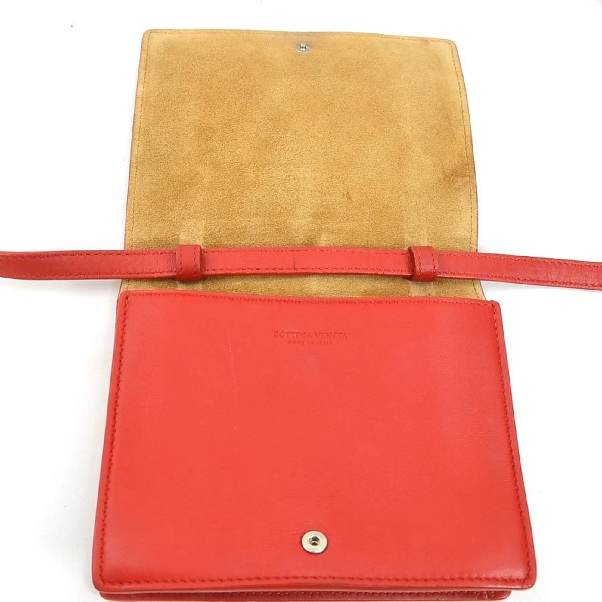 Bottega Veneta Red Color Leather Shoulder Bag (Pre-Owned)