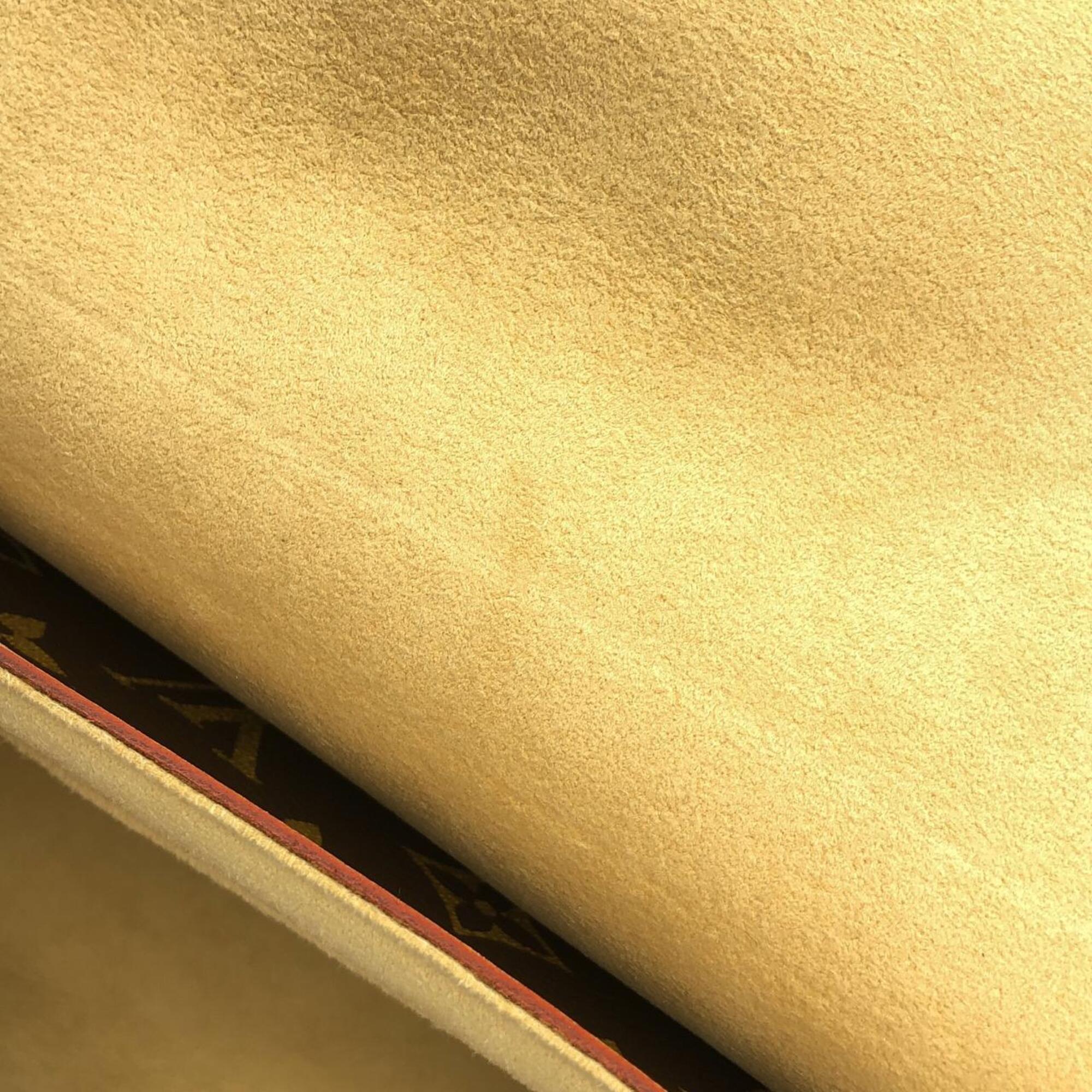 Louis Vuitton Marron Coated Canvas Shoulder Bag (Pre-Owned)