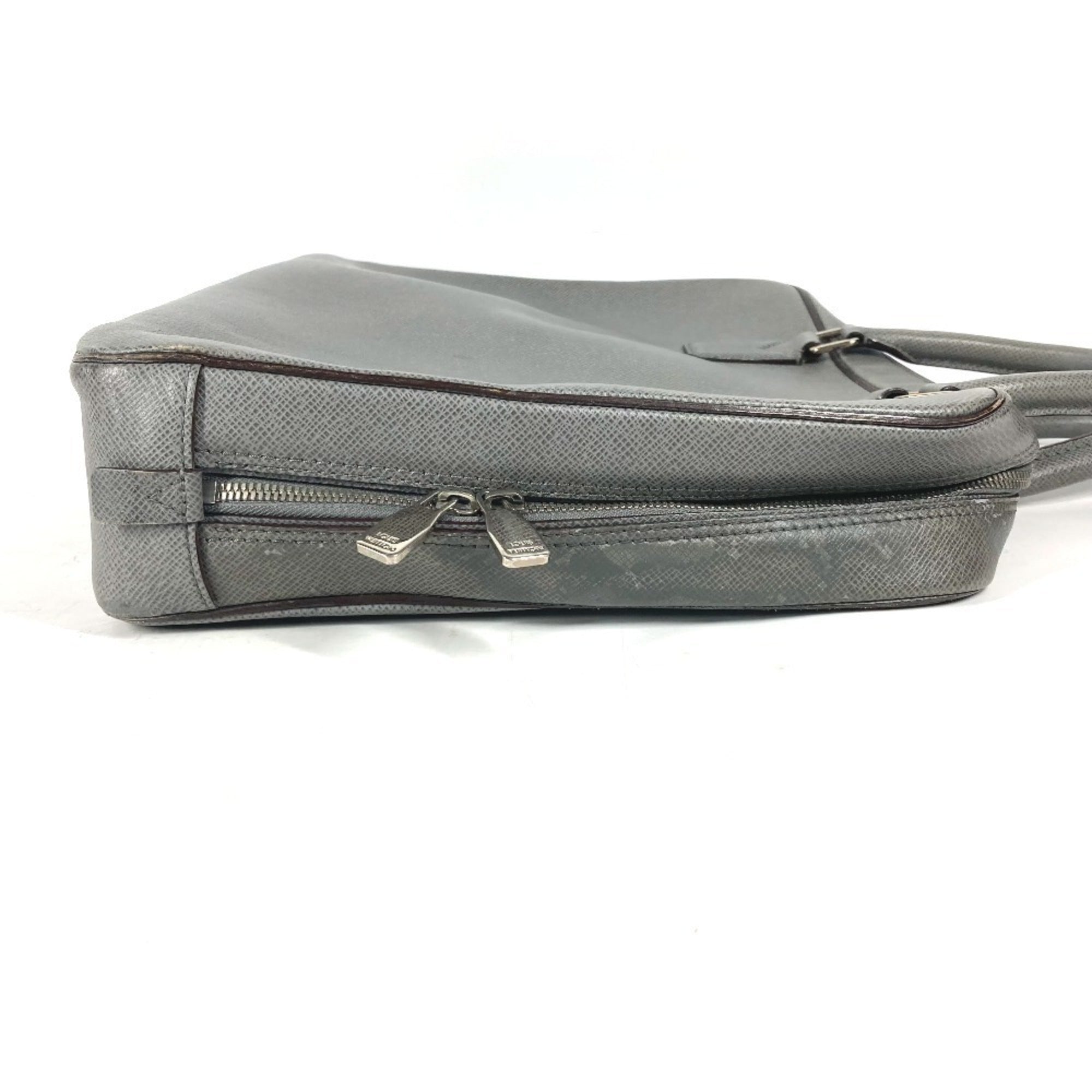 Louis Vuitton Glacier Gray Taiga Leather Handbag Tote Bag (Pre-Owned)