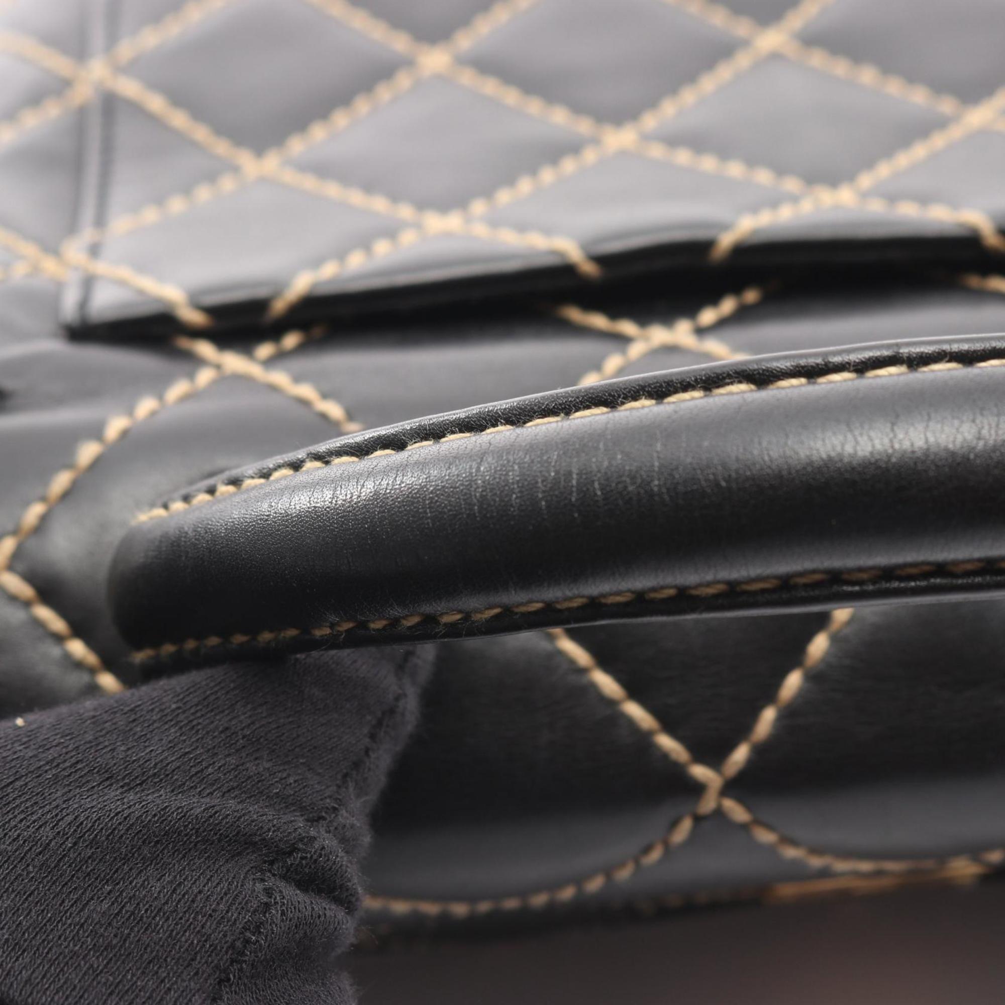 Chanel Black Leather Handbag (Pre-Owned)