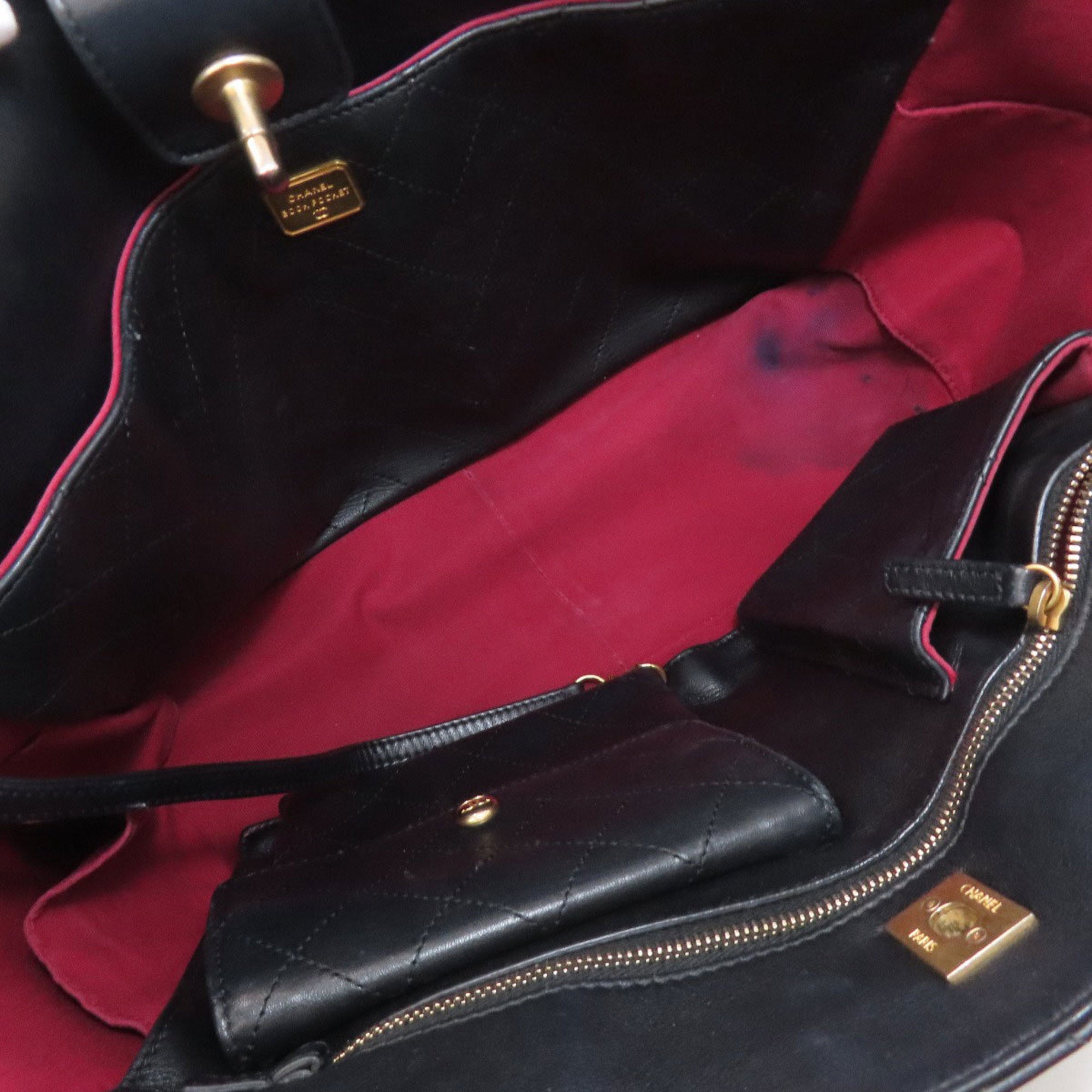 Chanel Black Leather Tote Bag (Pre-Owned)