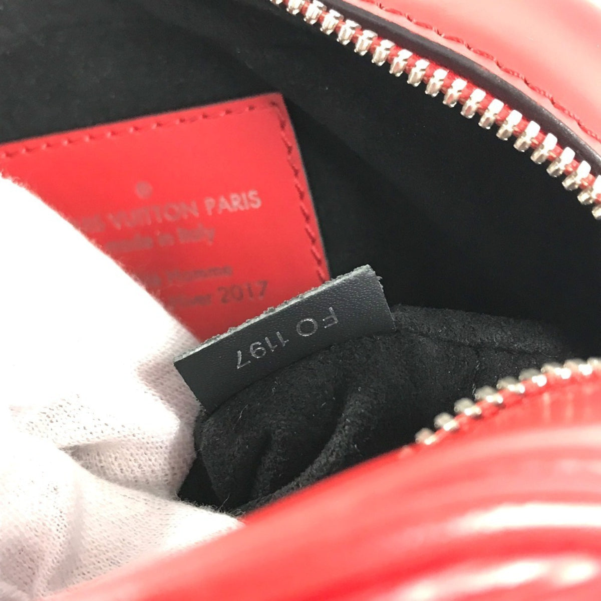 Louis Vuitton Red Color White Epi Leather Pochette Shoulder Bag (Pre-Owned)