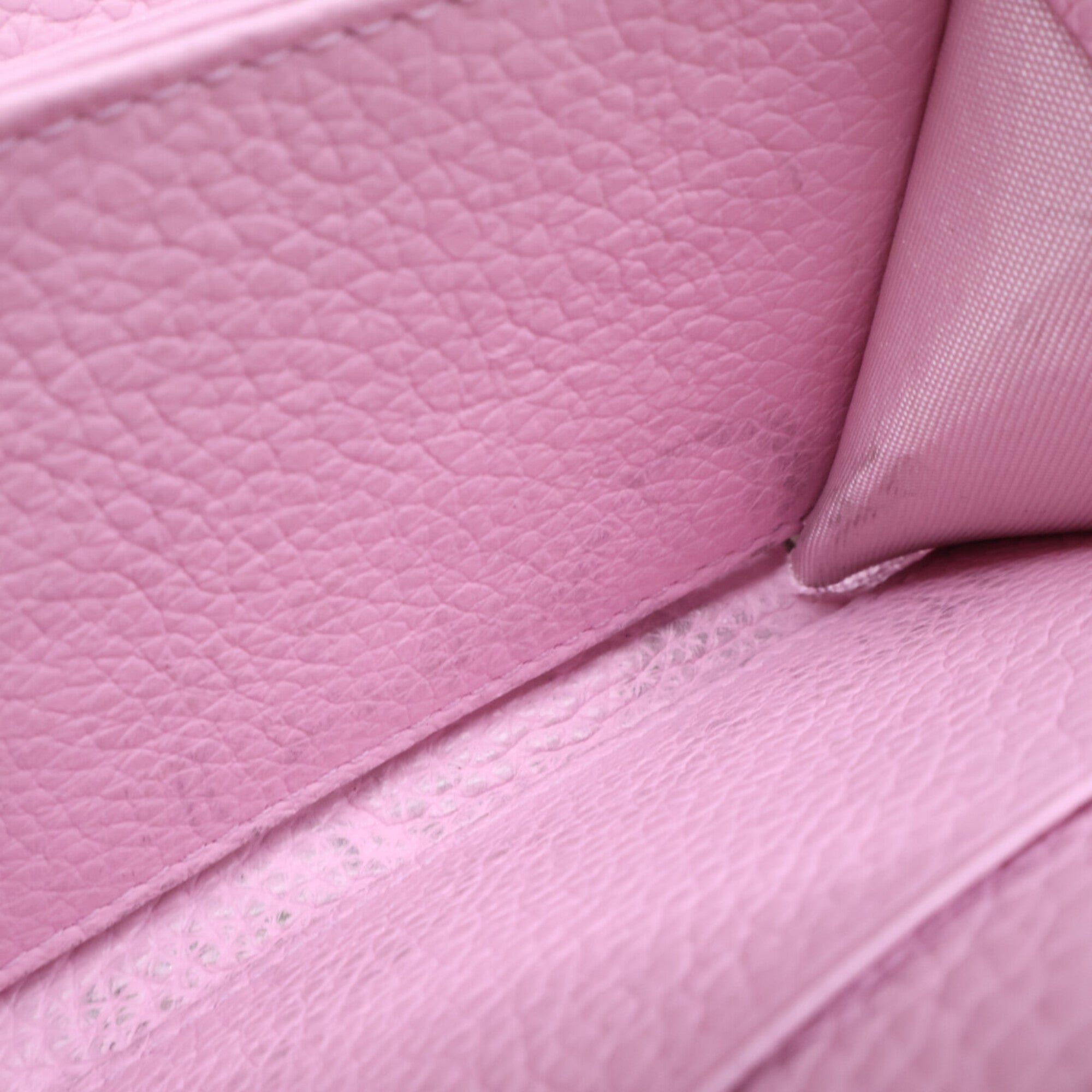 Salvatore Ferragamo Pink Leather Coin Purse/Coin Case (Pre-Owned)