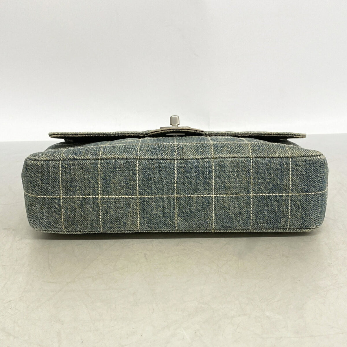 Chanel Blue Denim Shoulder Bag (Pre-Owned)