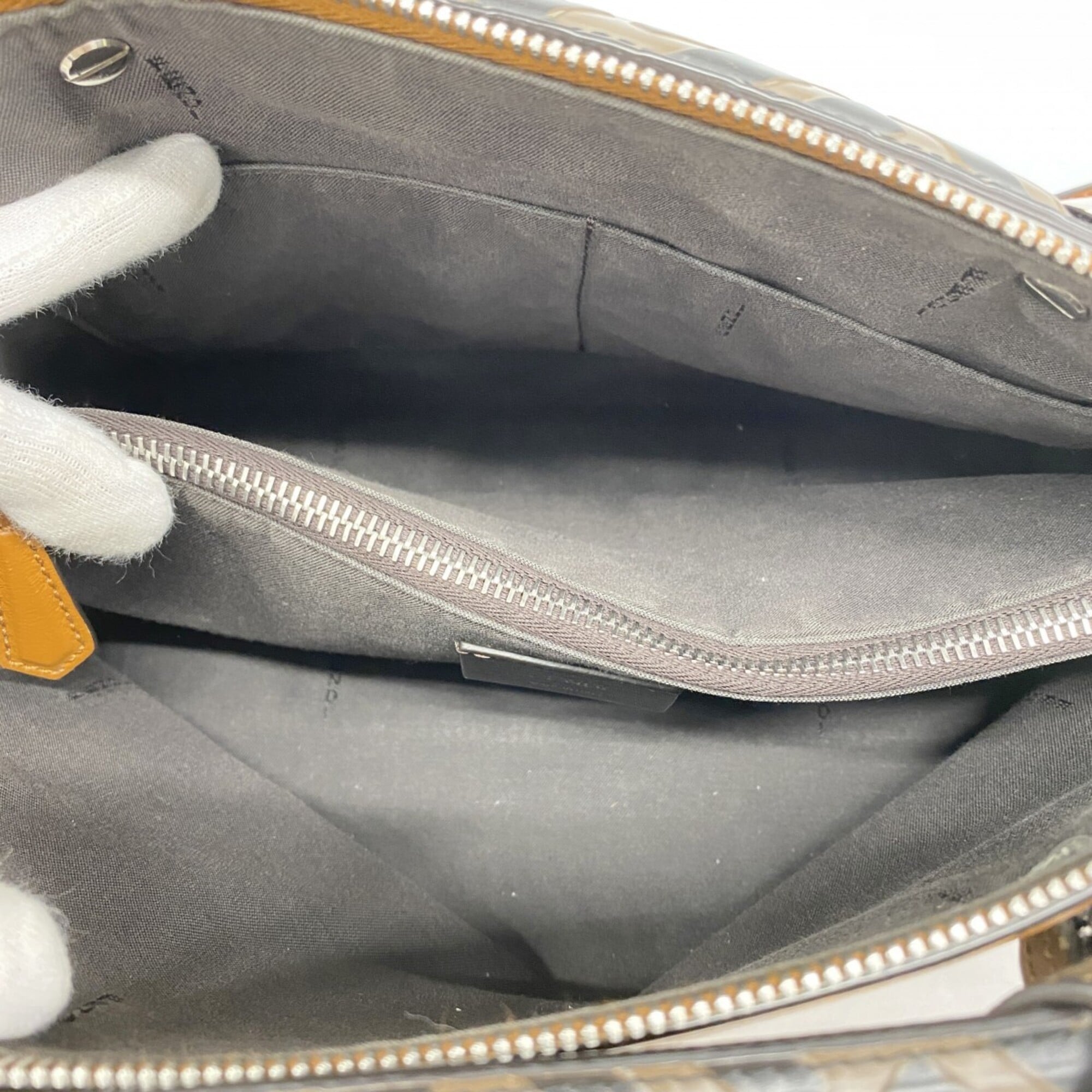 Fendi Light Brown Leather Handbag (Pre-Owned)