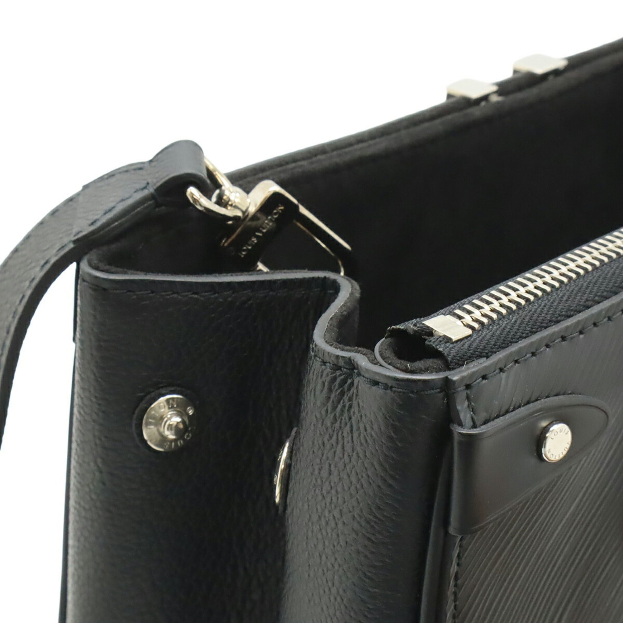 Louis Vuitton Black Noir Epi Leather Handbag Shoulder Bag (Pre-Owned)
