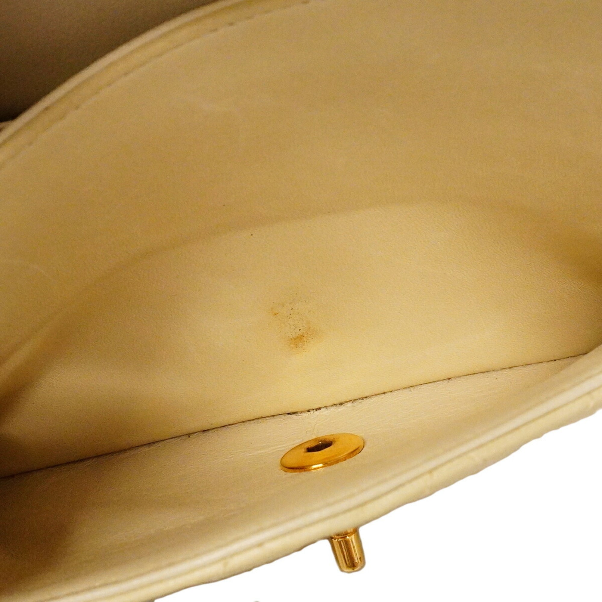 Chanel Beige Leather Shoulder Bag (Pre-Owned)