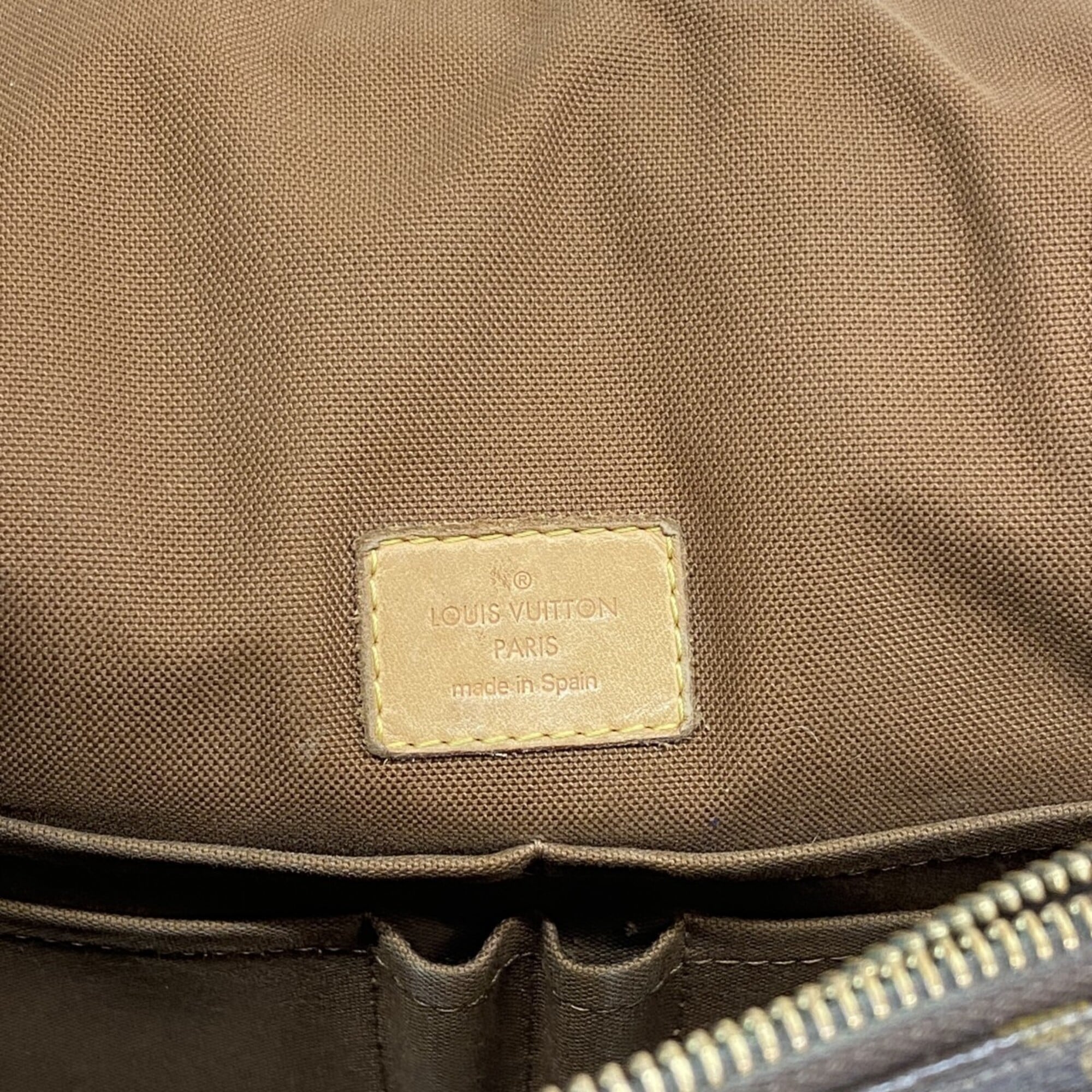 Louis Vuitton Brown Shoulder Bag (Pre-Owned)