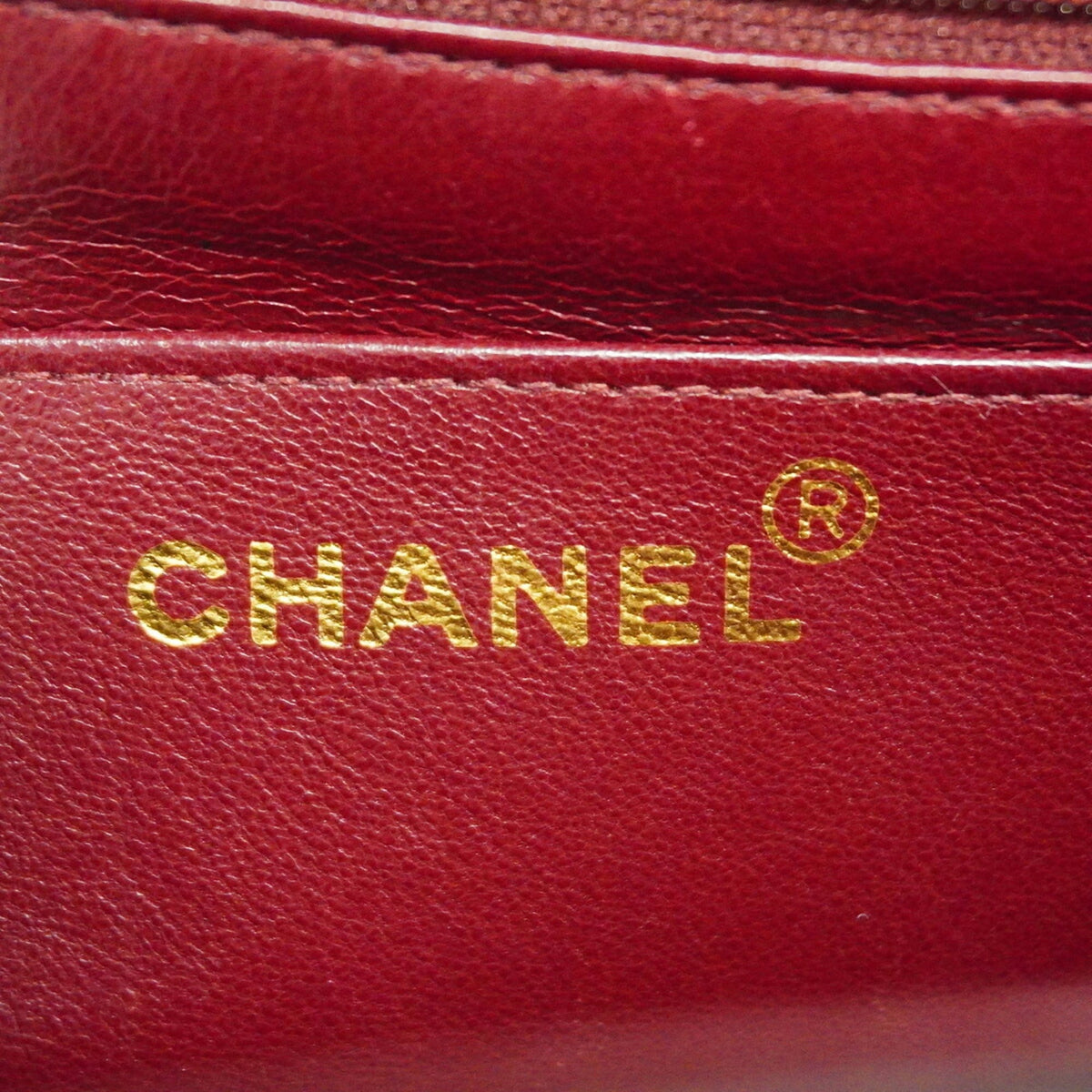 Chanel Black Leather Shoulder Bag (Pre-Owned)