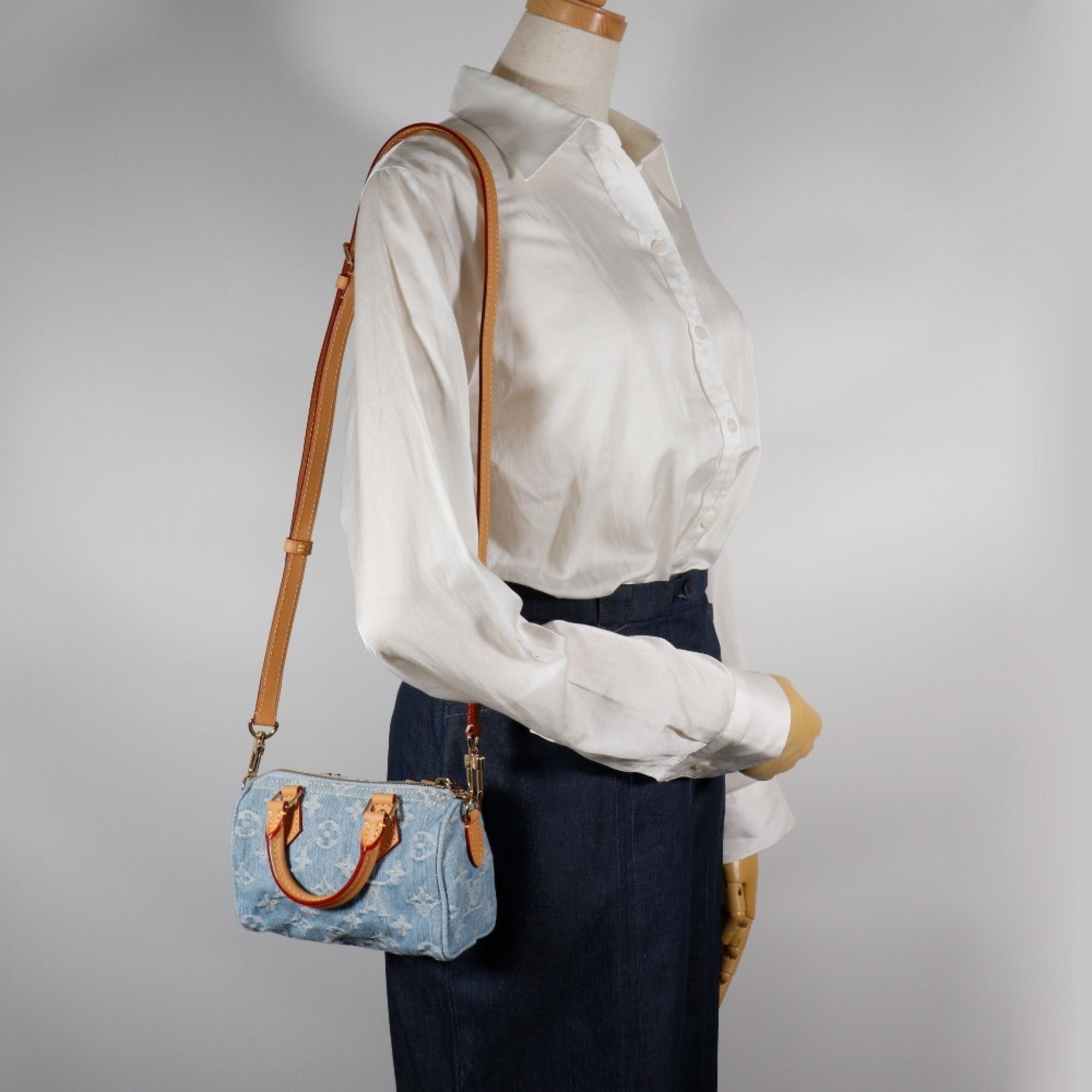 Louis Vuitton Sky Blue Monogram Denim Handbag (Pre-Owned)