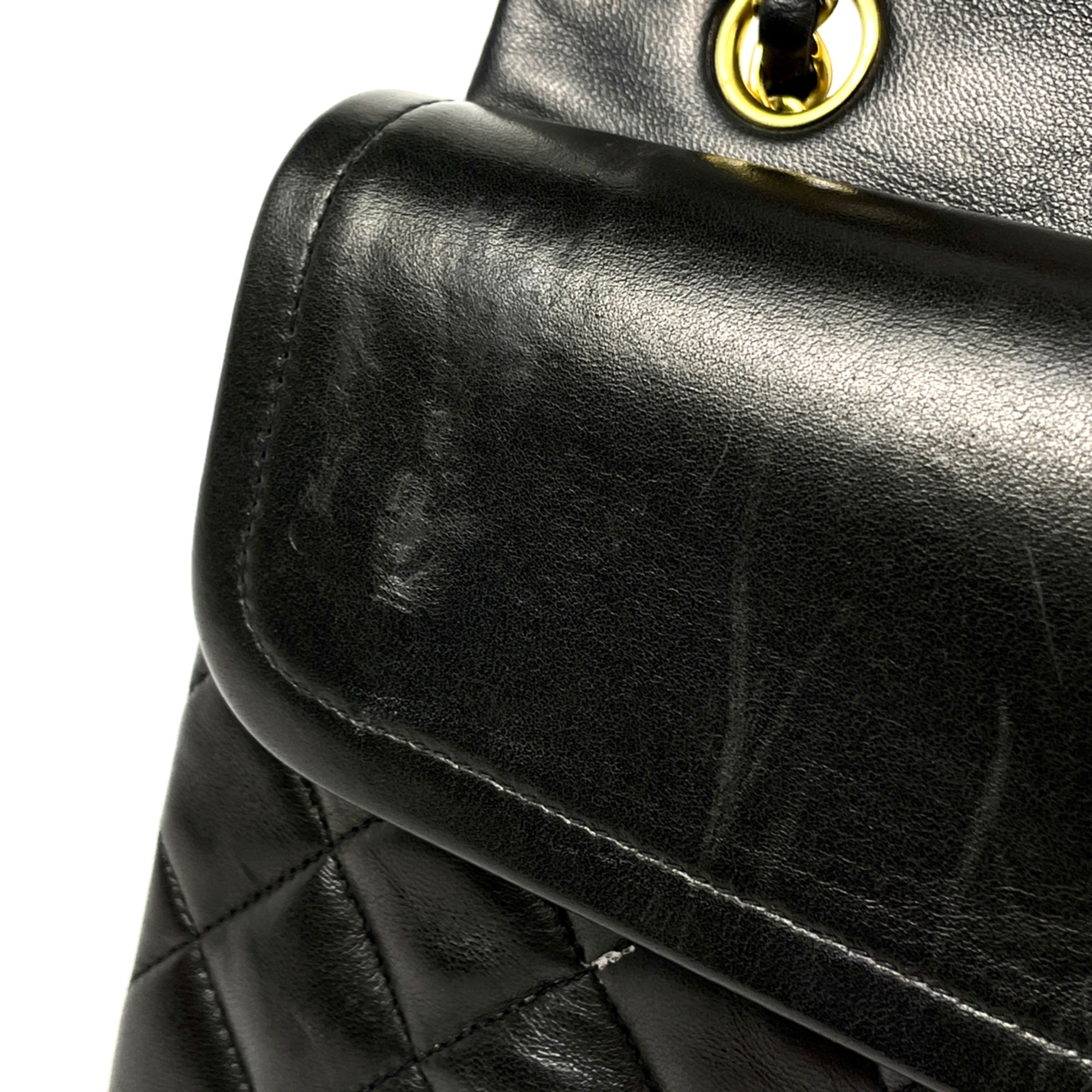 Chanel Black Leather Shoulder Bag (Pre-Owned)