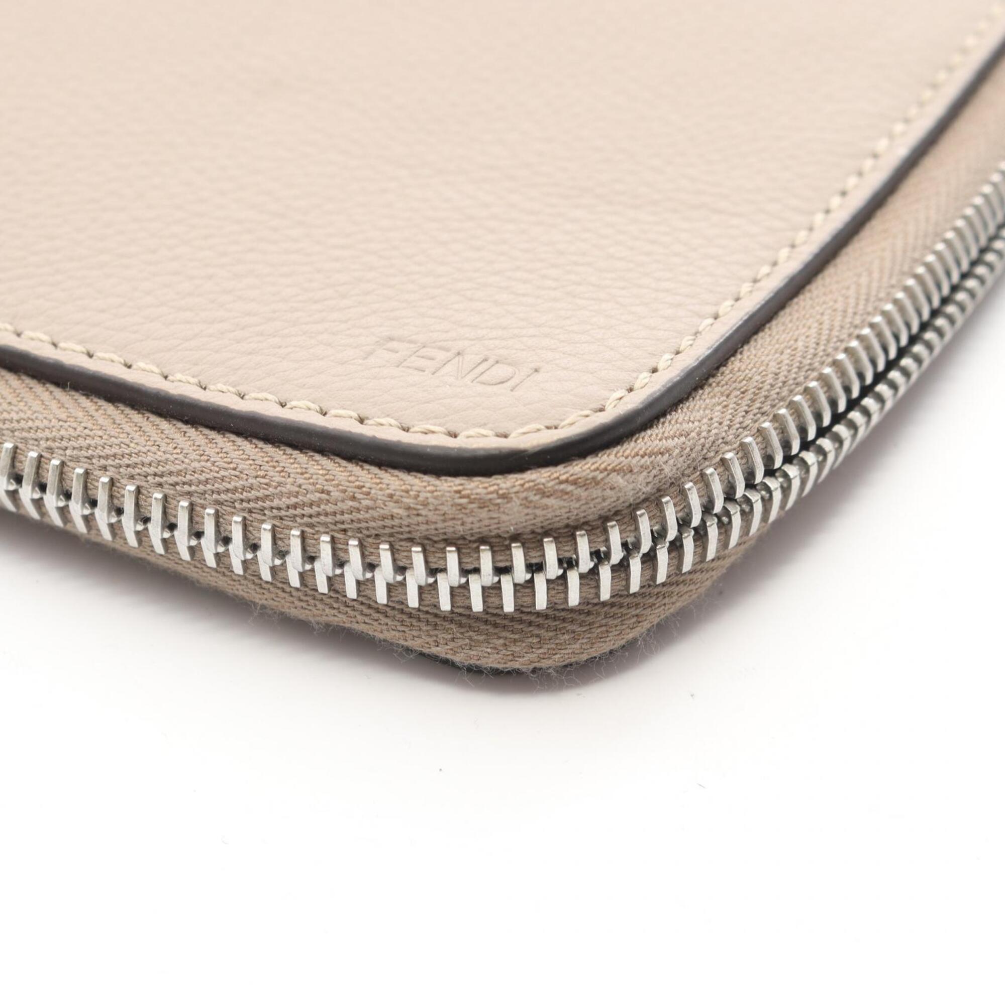 Fendi Beige Leather Clutch Bag (Pre-Owned)