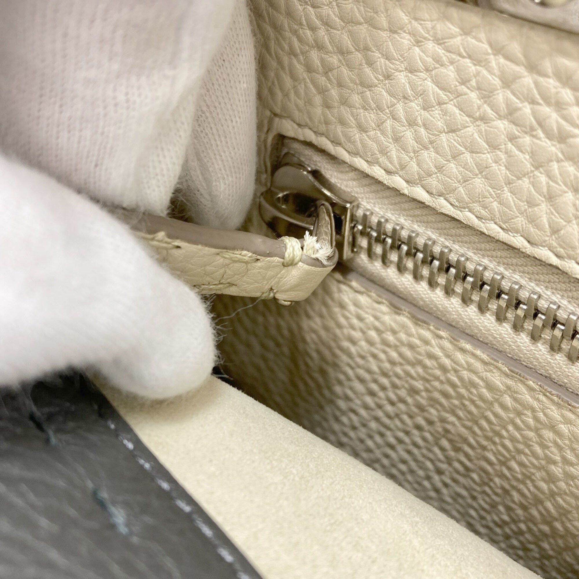 Fendi Gray Leather Handbag (Pre-Owned)