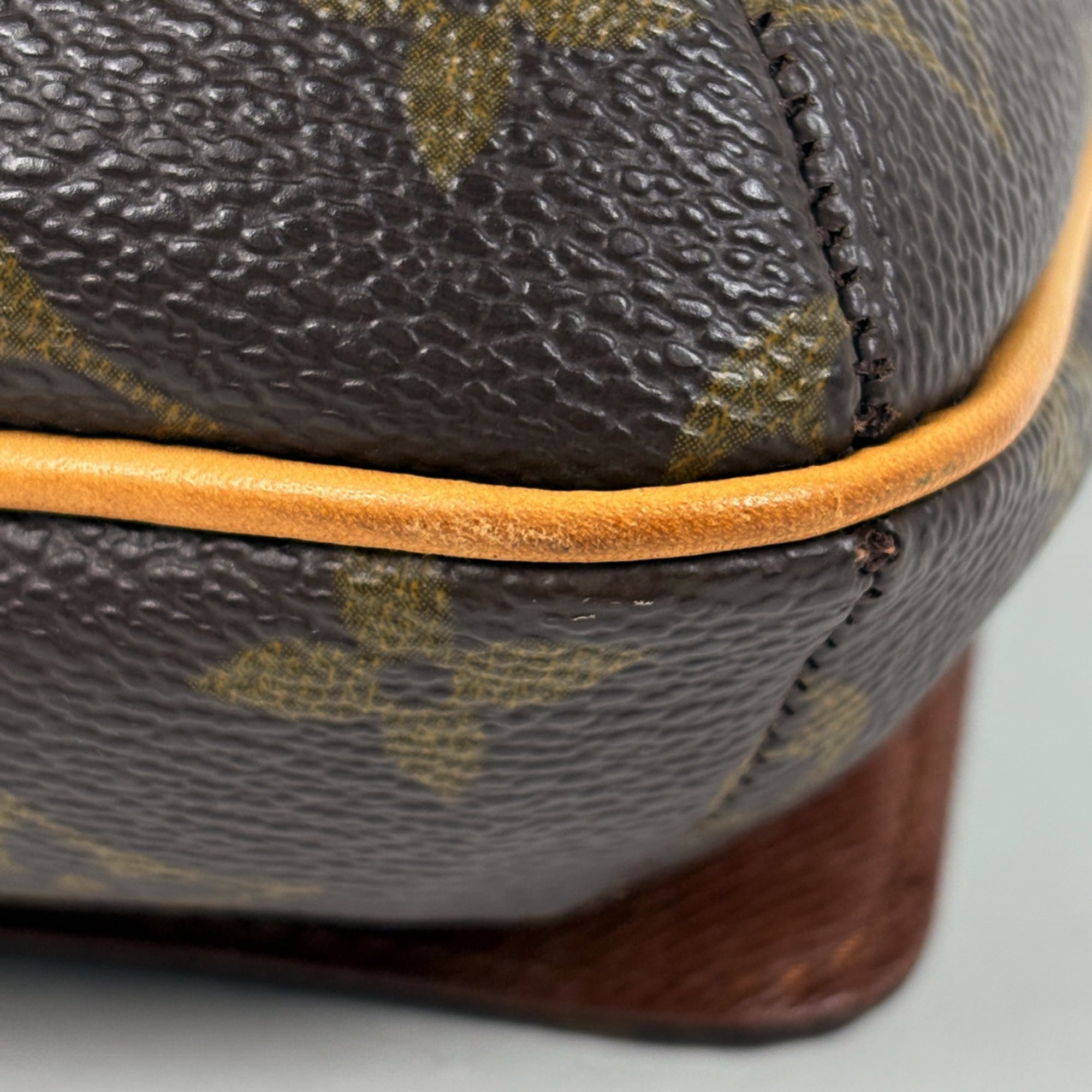 Louis Vuitton Brown Monogram Shoulder Bag (Pre-Owned)