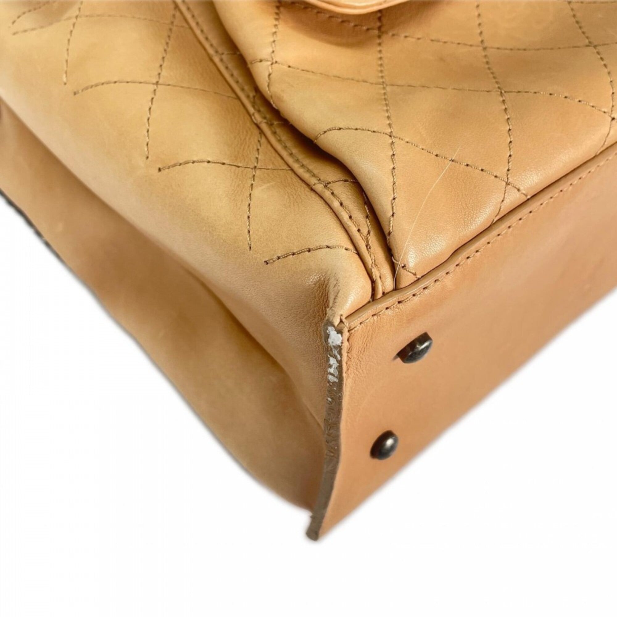 Chanel Beige Leather Handbag (Pre-Owned)
