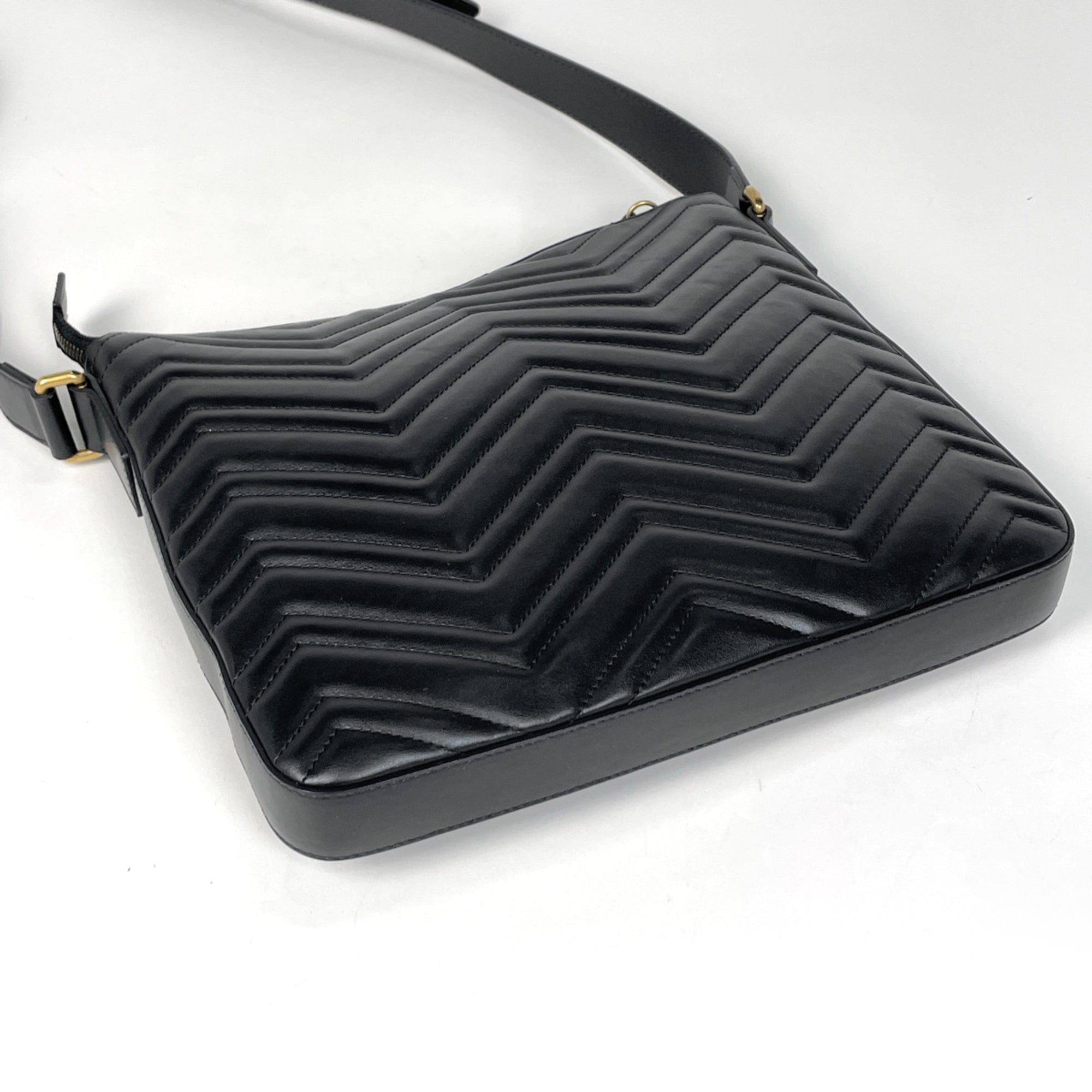 Gucci Gg Marmont Black Leather Shoulder Bag (Pre-Owned)