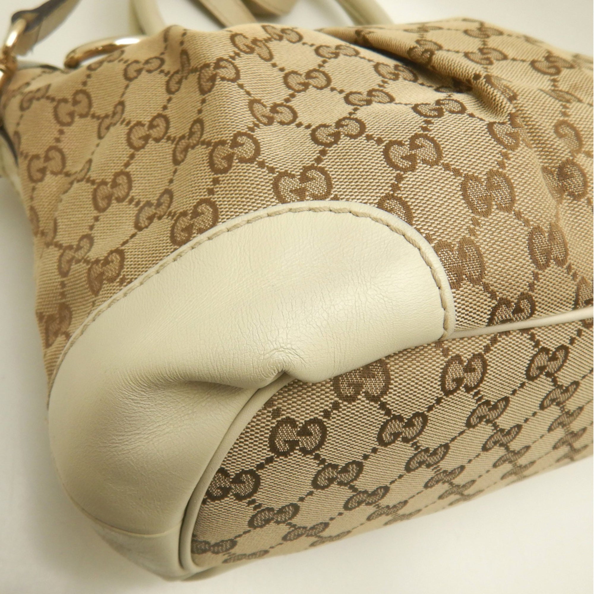 Gucci Beige Gg Canvas Leather Handbag (Pre-Owned)