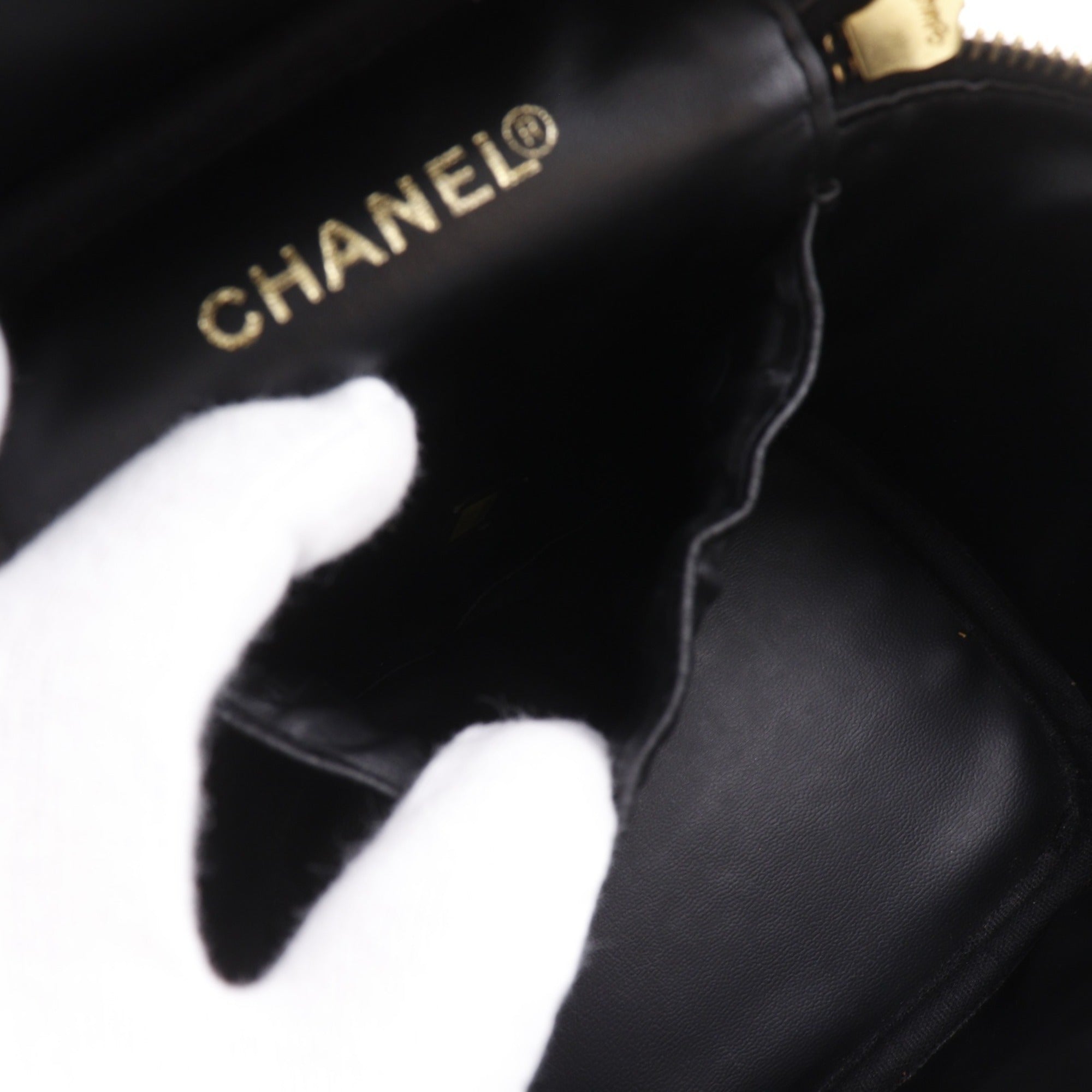 Chanel Black Grained Calfskin Vanity Bag (Pre-Owned)