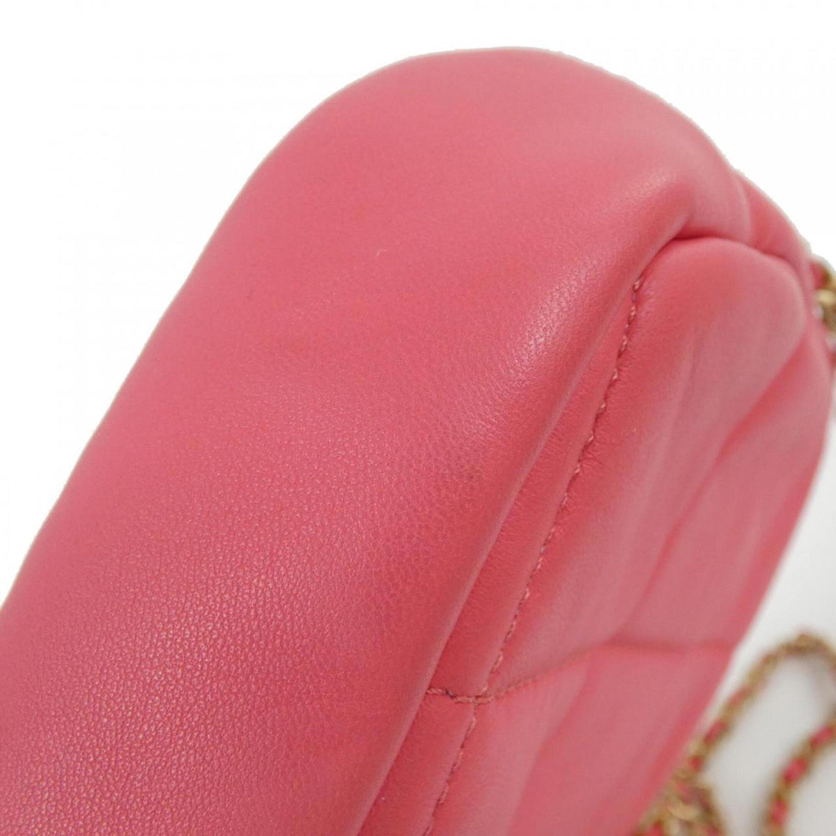 Chanel Pink Leather Shoulder Bag (Pre-Owned)