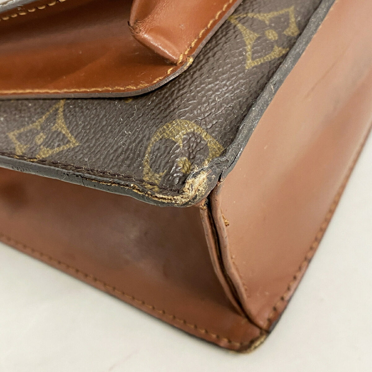Louis Vuitton Brown Handbag (Pre-Owned)
