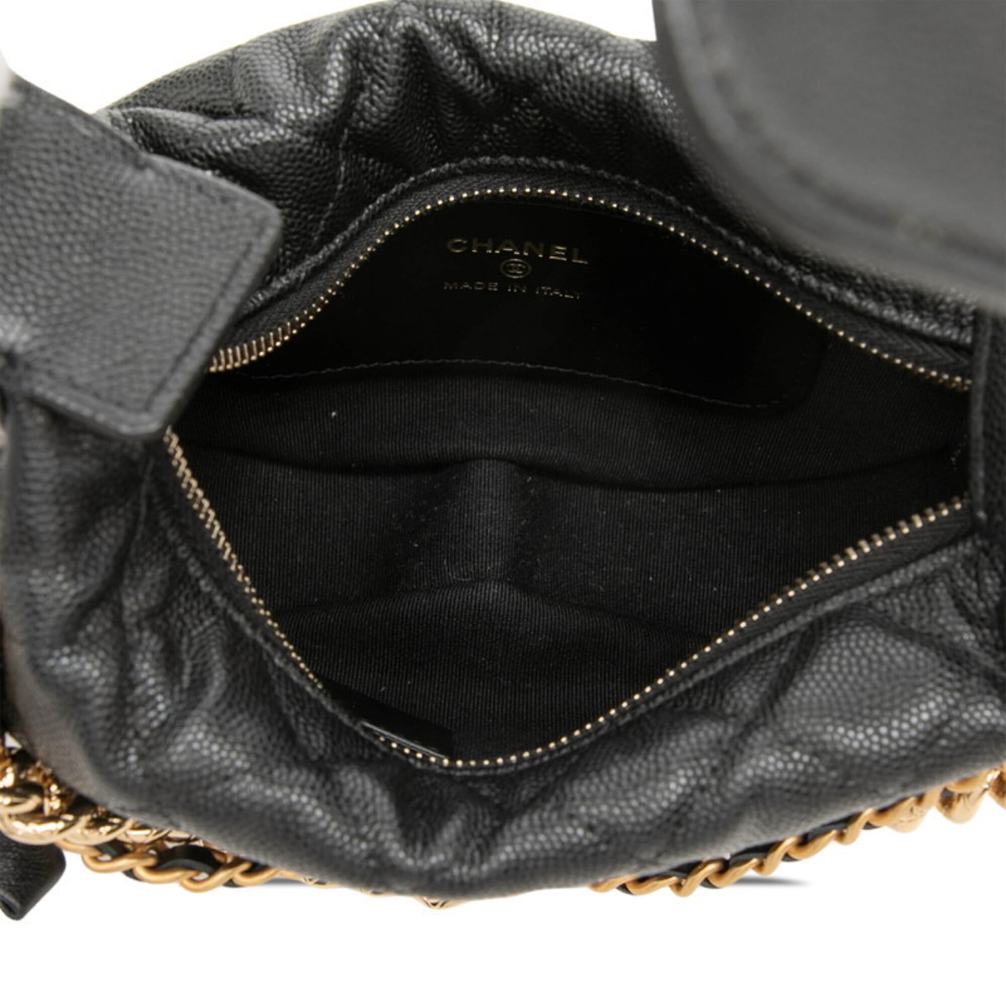 Chanel Black Grained Calfskin Handbag (Pre-Owned)