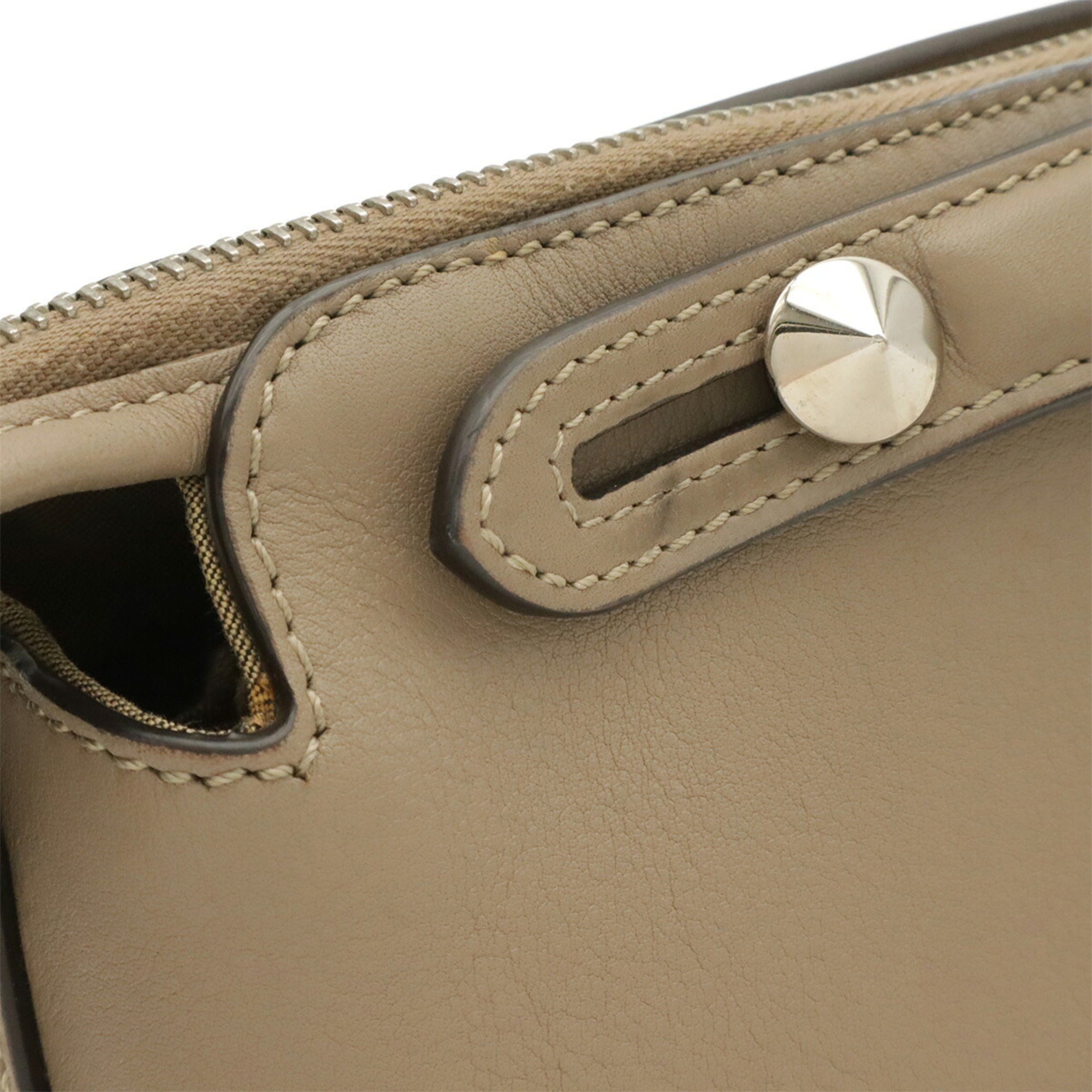 Fendi Grayish White Leather Handbag Shoulder Bag (Pre-Owned)