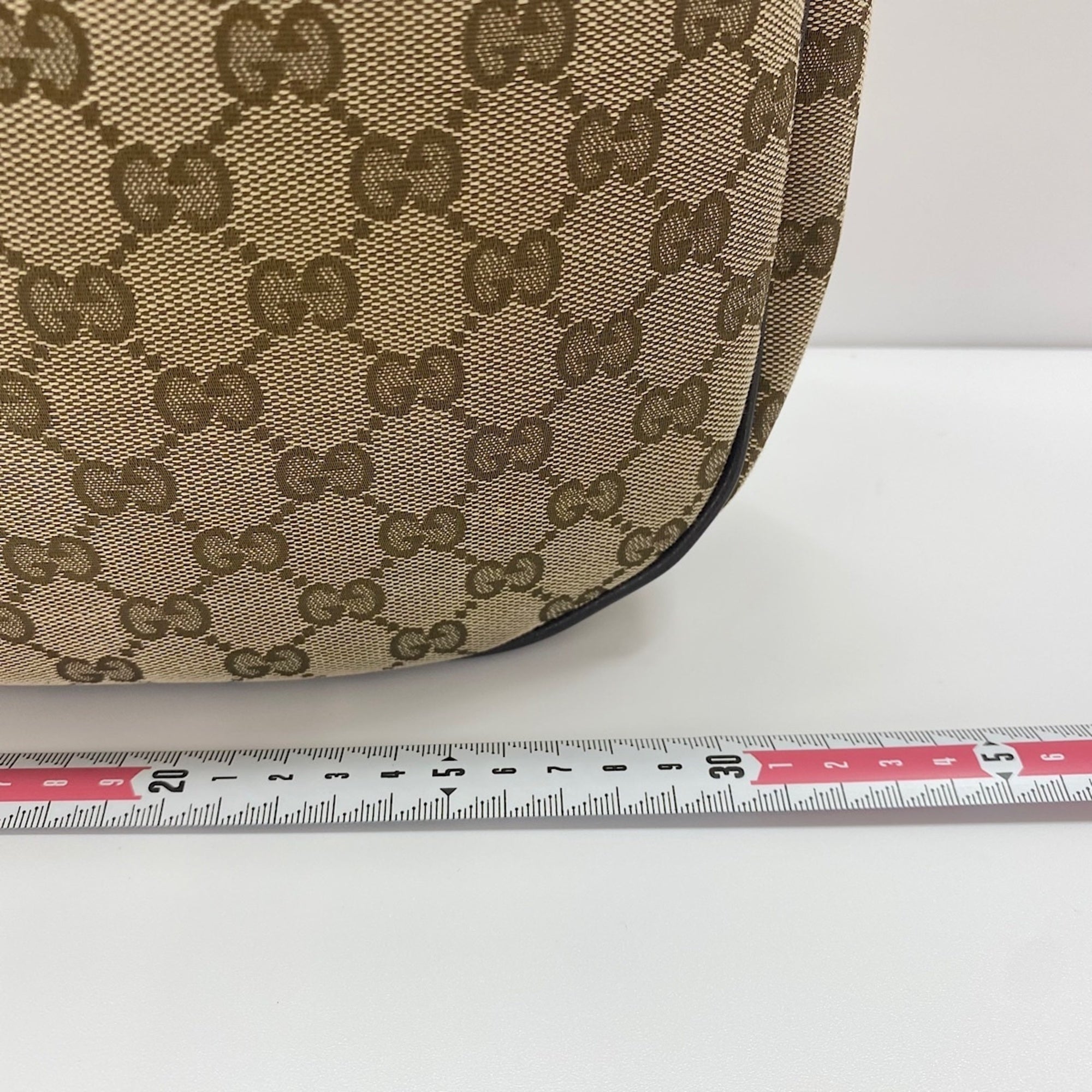 Gucci Beige Shoulder Bag (Pre-Owned)
