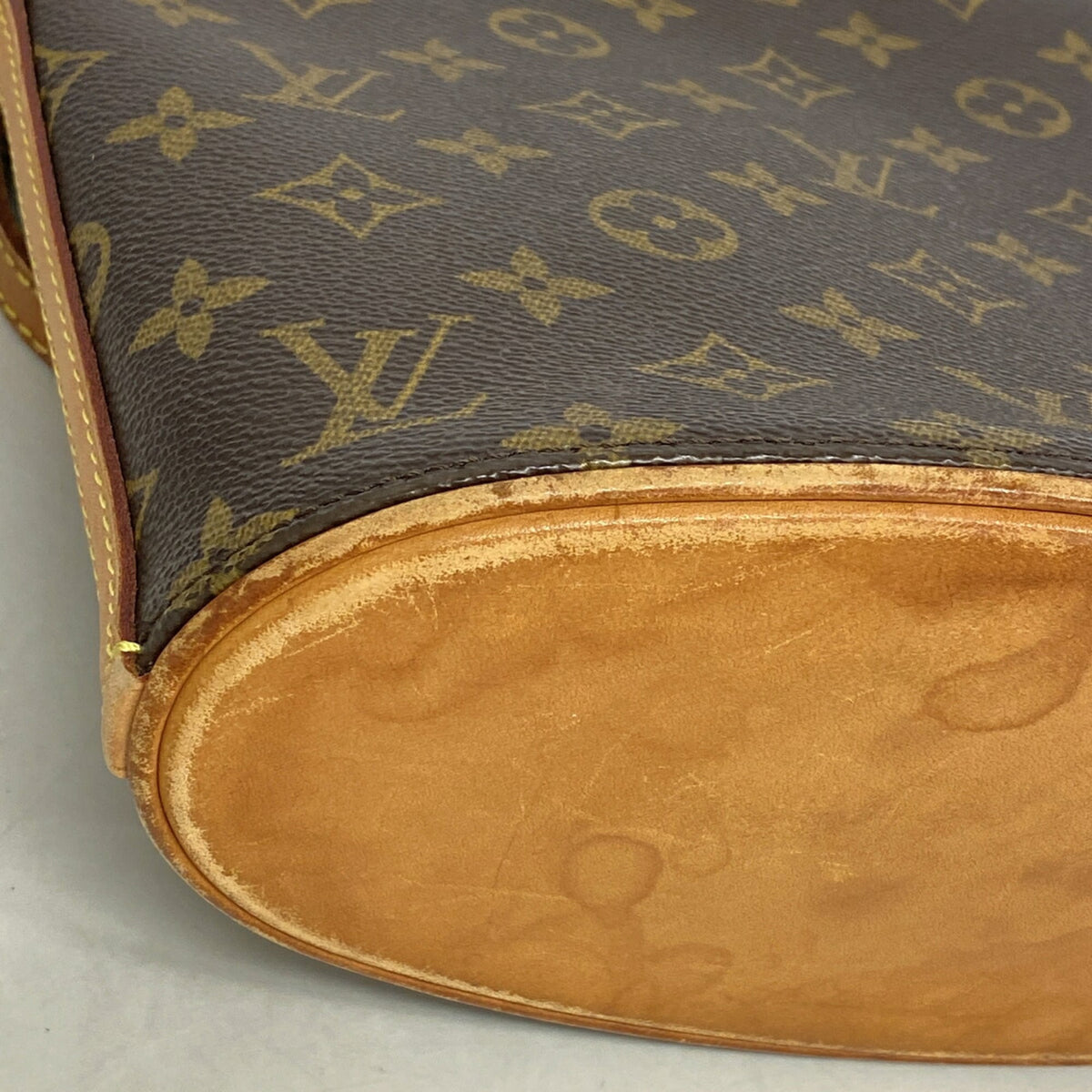 Louis Vuitton Brown Shoulder Bag (Pre-Owned)