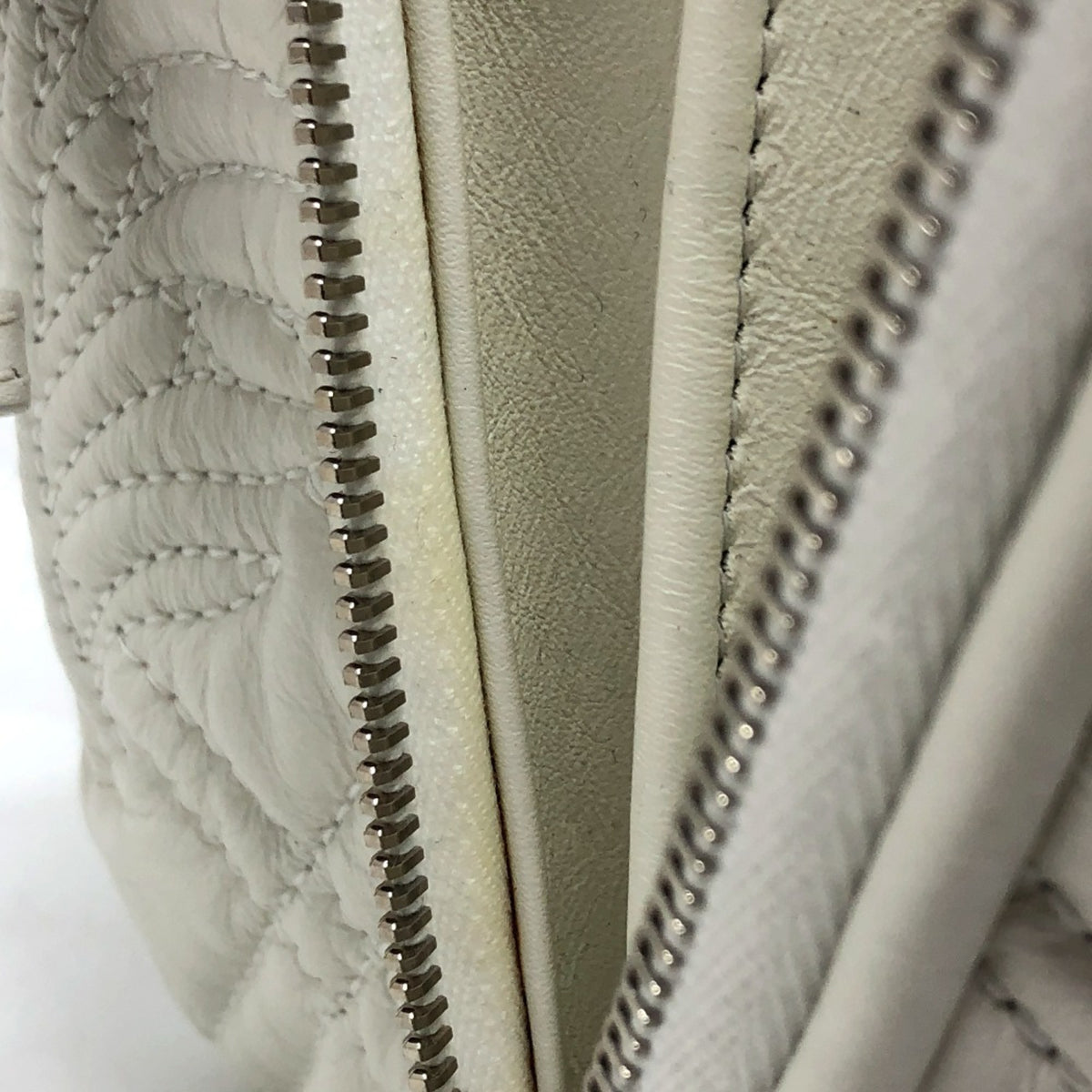 Balenciaga White Leather Handbag (Pre-Owned)