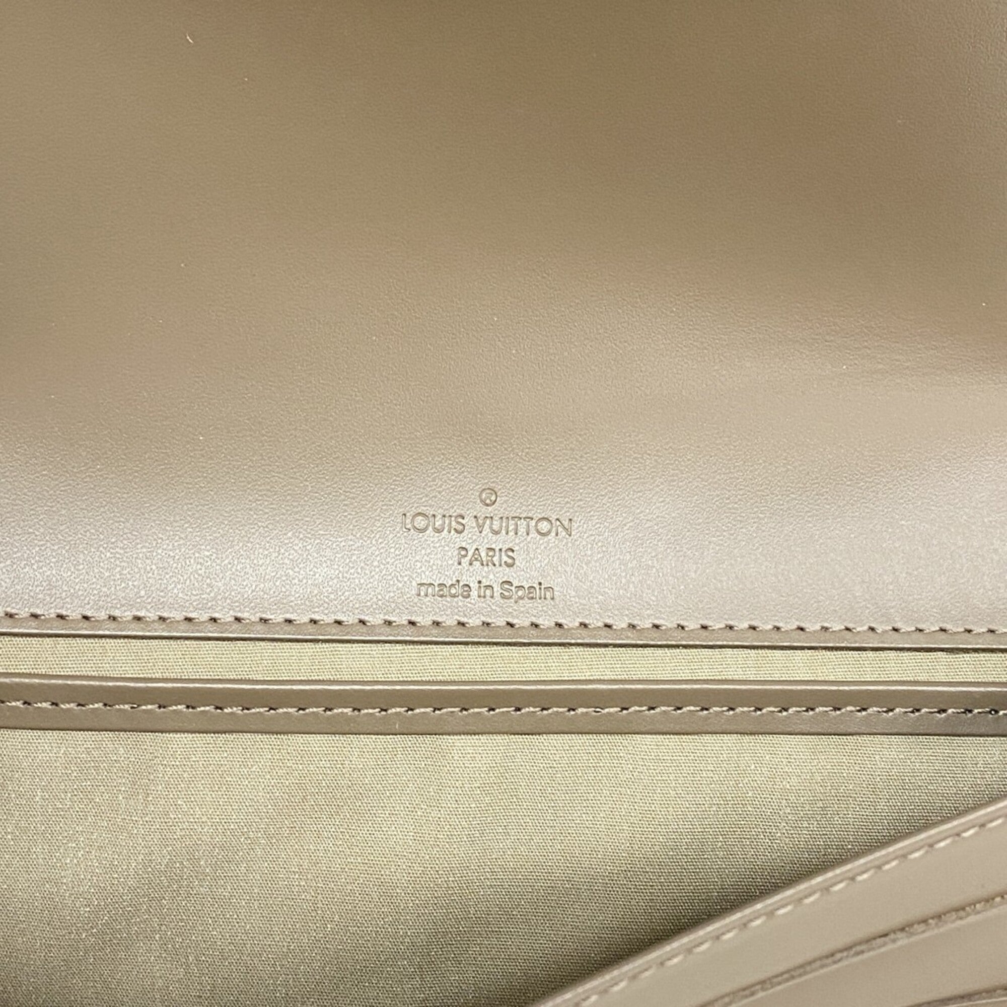 Louis Vuitton Brown Shoulder Bag (Pre-Owned)