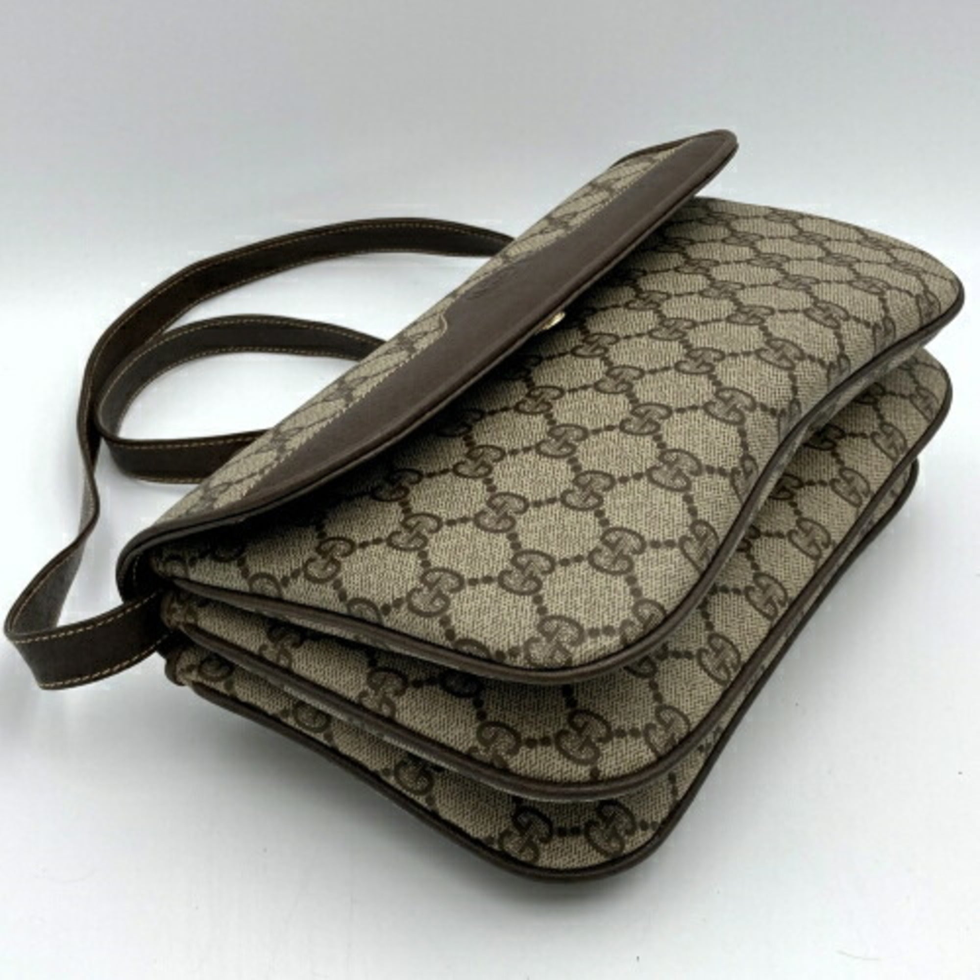 Gucci Brown Gg Supreme Shoulder Bag (Pre-Owned)