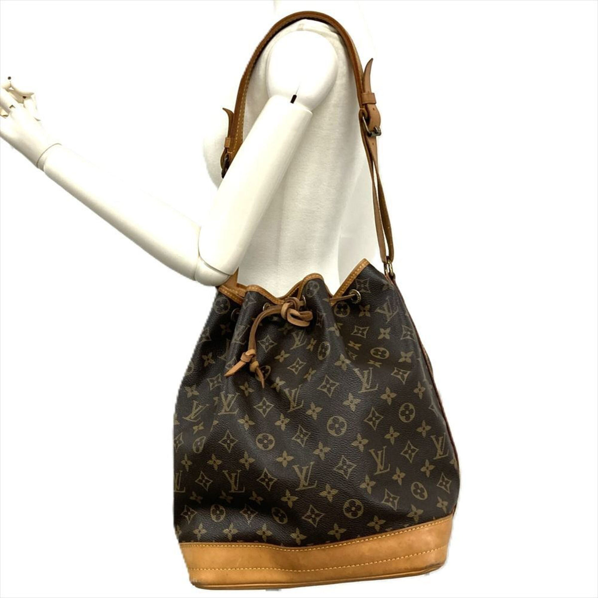 Louis Vuitton Brown Monogram Canvas Shoulder Bag (Pre-Owned)