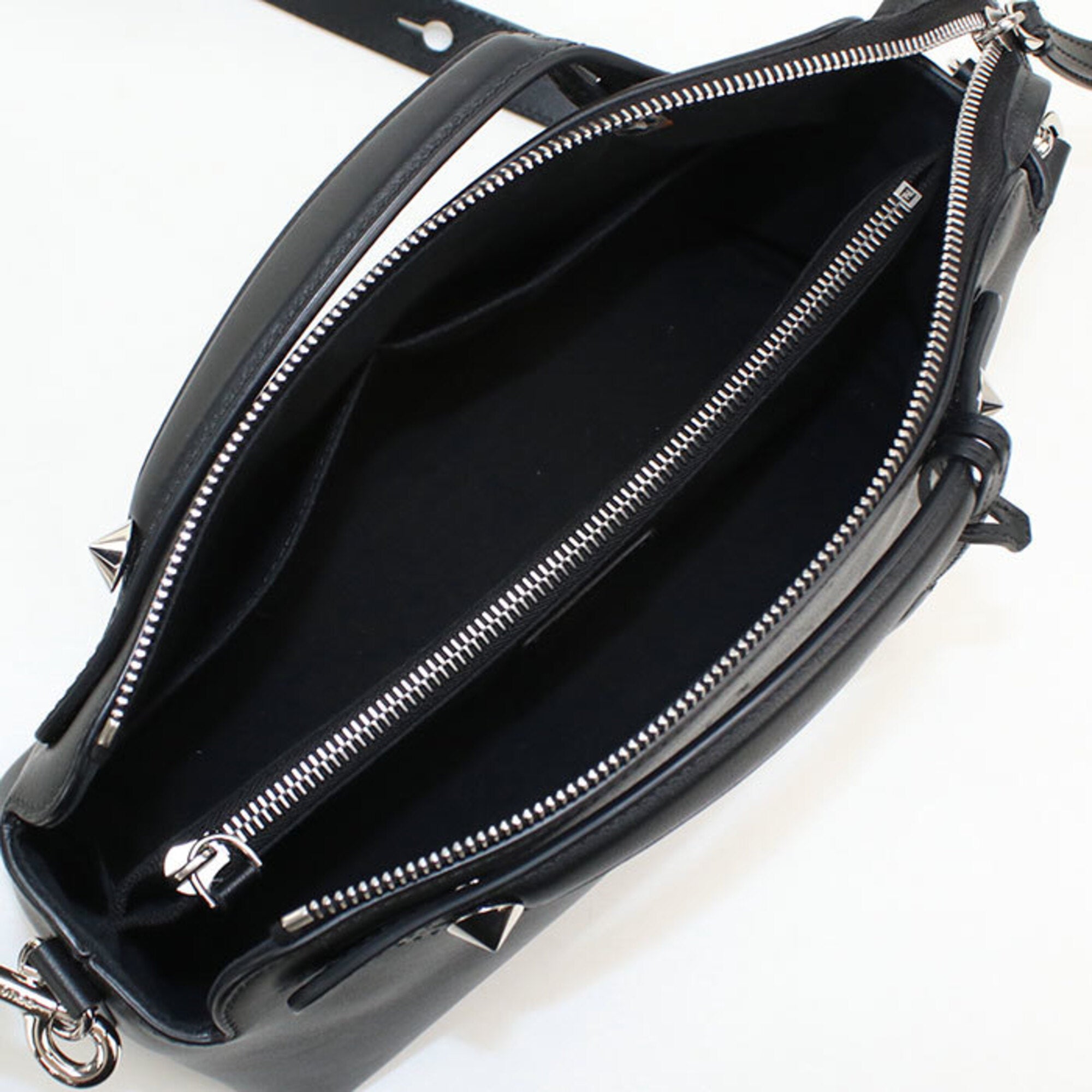 Fendi Black Leather Handbag (Pre-Owned)