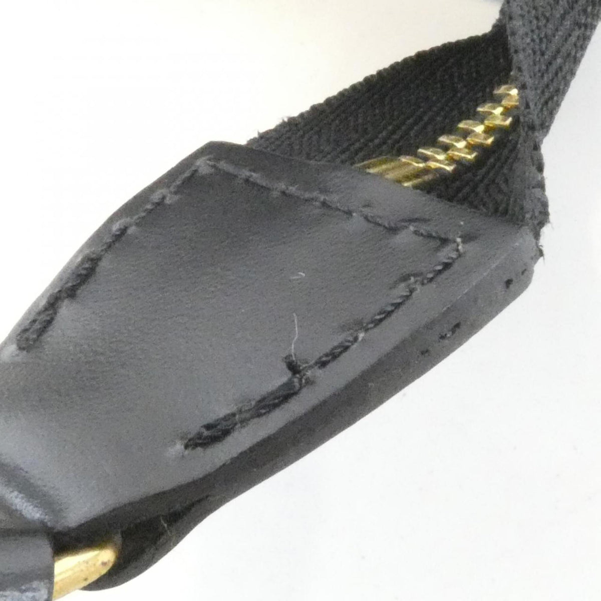 Louis Vuitton Black Leather Pochette Pouch (Pre-Owned)