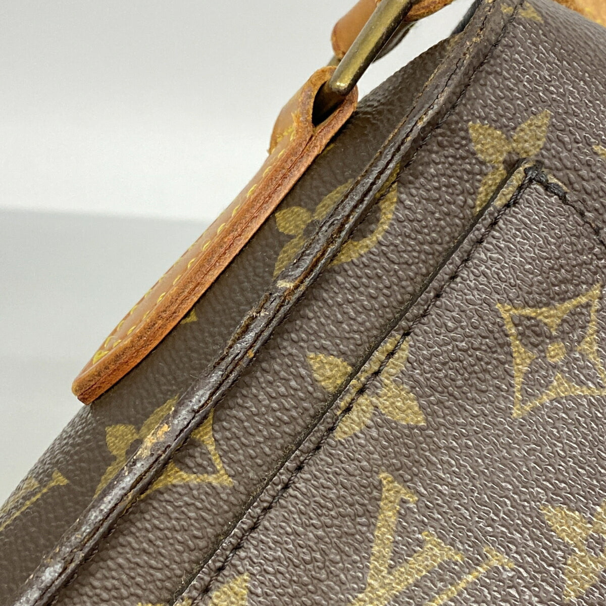 Louis Vuitton Brown Shoulder Bag (Pre-Owned)