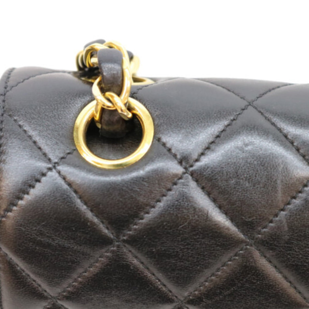 Chanel Black Leather Shoulder Bag (Pre-Owned)