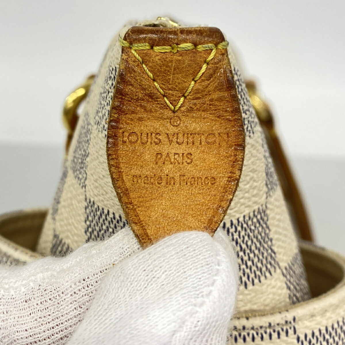 Louis Vuitton White Tote Bag (Pre-Owned)