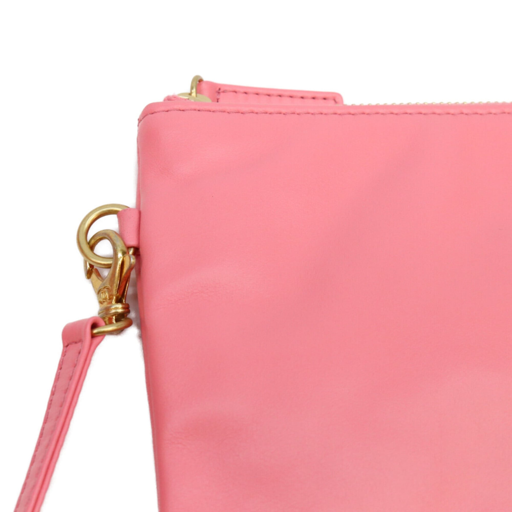Chanel Pink Leather Shoulder Bag (Pre-Owned)