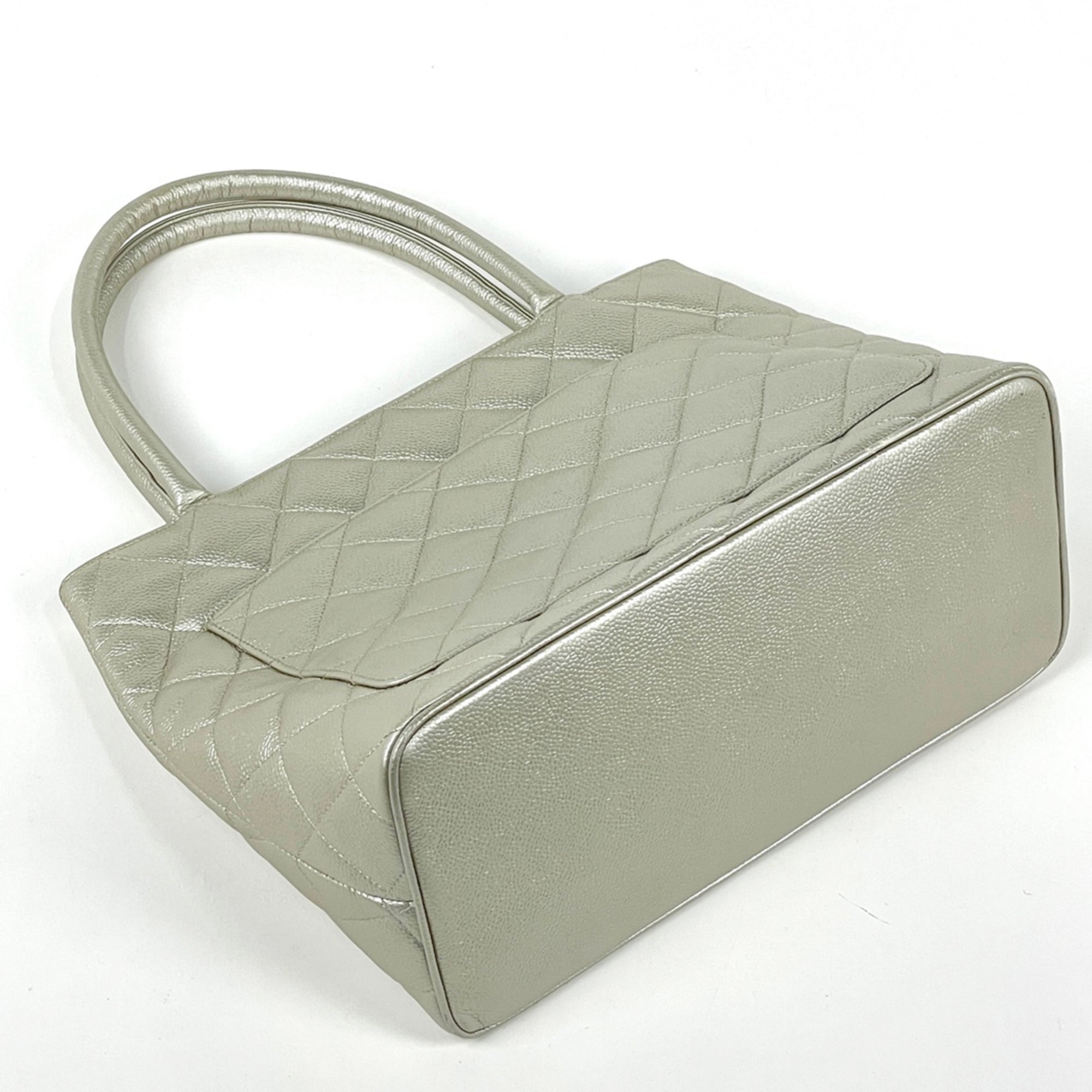 Chanel Silver Grained Calfskin Handbag Tote Bag (Pre-Owned)